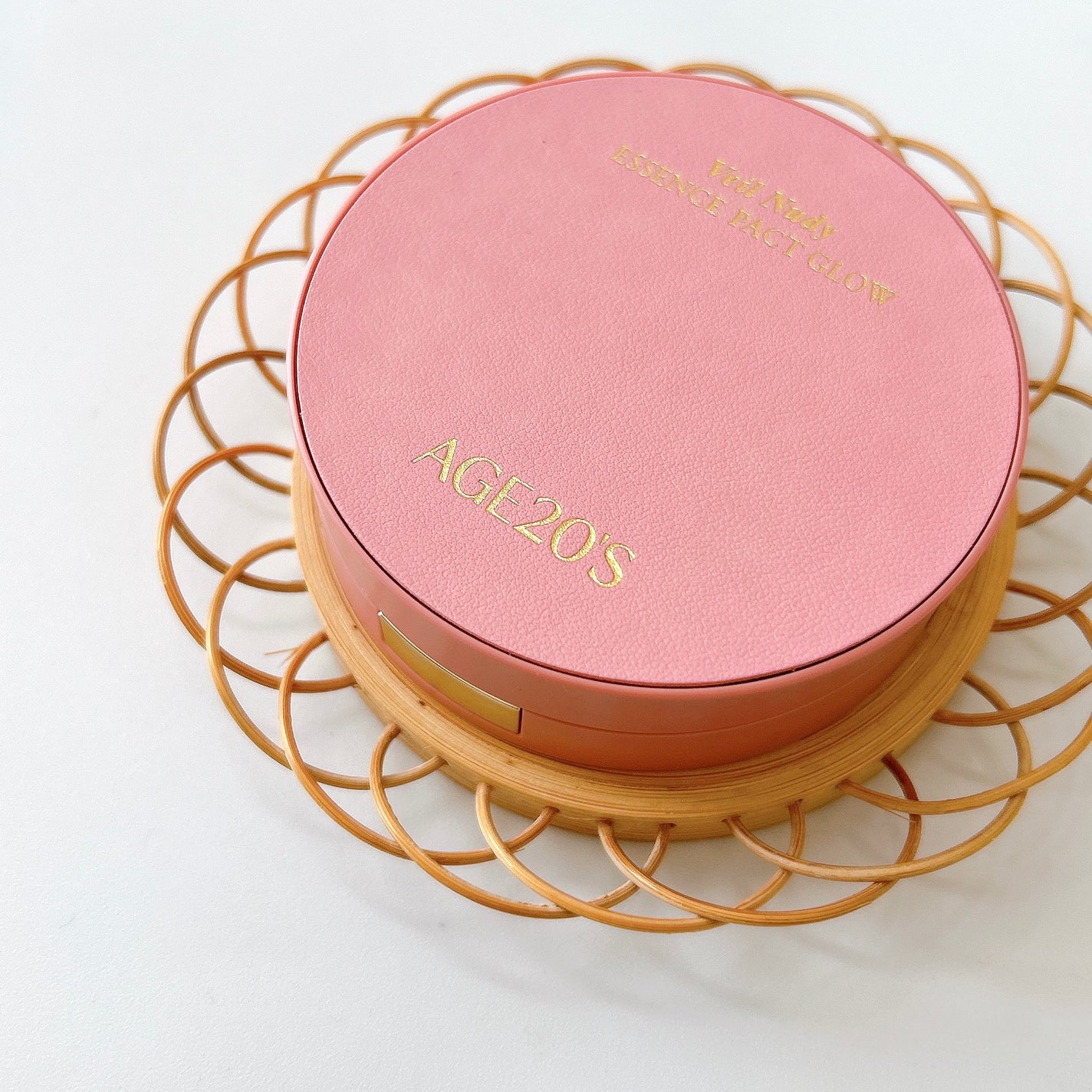 ヴェールヌーディ エッセンスパクトグロウ/AGE20’s/クリーム・エマルジョンファンデーションを使ったクチコミ(4枚目)