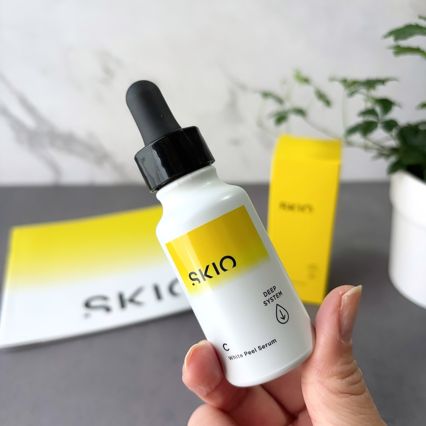 VC ホワイトピールセラム/SKIO/ブースター・導入液を使ったクチコミ（2枚目）