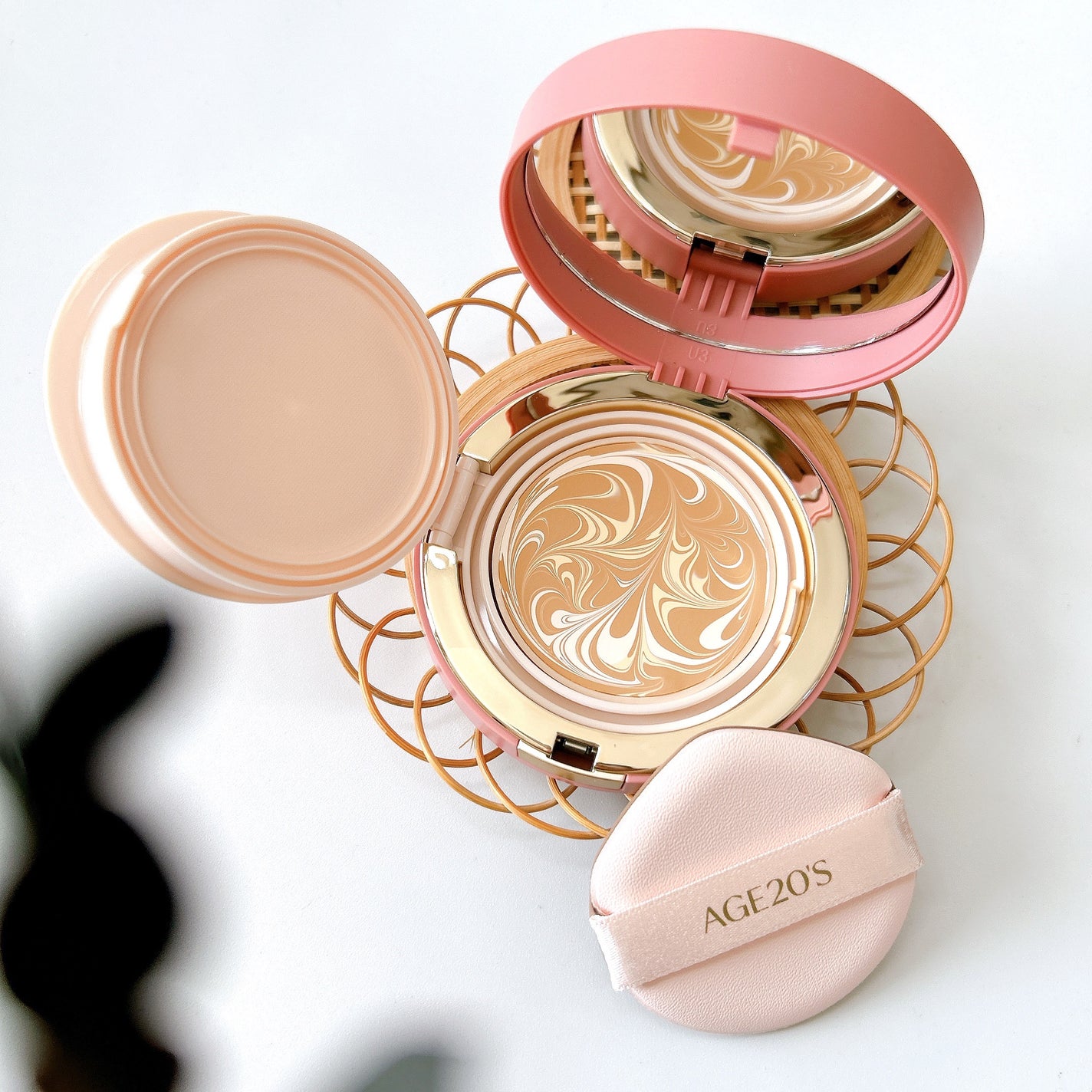 ヴェールヌーディ エッセンスパクトグロウ/AGE20’s/クリーム・エマルジョンファンデーションを使ったクチコミ(1枚目)