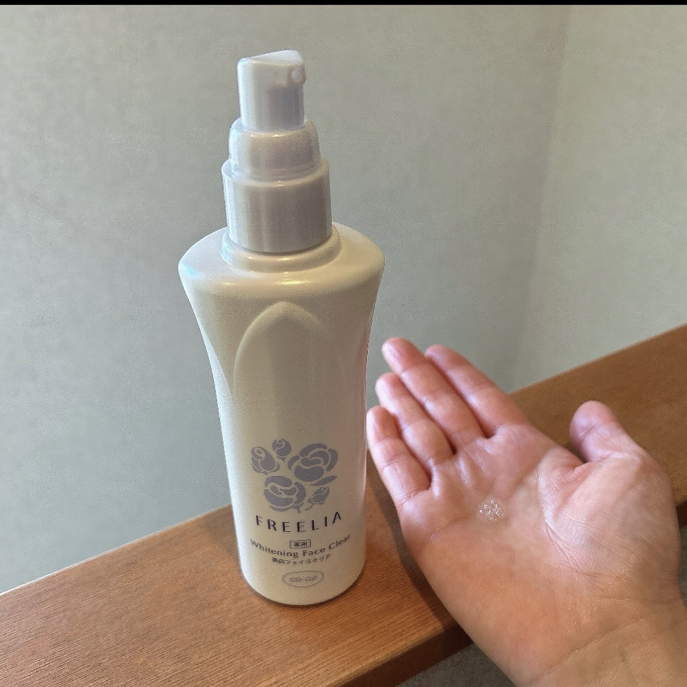 フリーリア 薬用美白フェイスクリアE/コープ/化粧水を使ったクチコミ（2枚目）