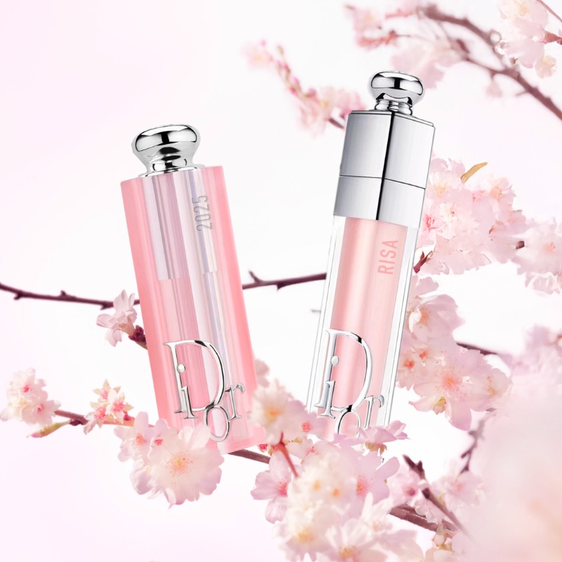 【4/3(木)まで限定刻印サービス実施中】

ピュアなカラーとツヤを叶えるケア ティント バーム「リップ グロウ」と、潤いをもたらすケア リップ プランパー「リップ マキシマイザー」の無料刻印サービスを公式オンラインにて実施中。
新生活のお