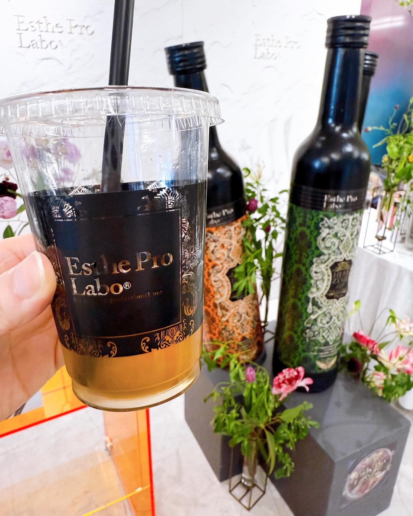 続きだよ☺️

🩷 @estheprolabo_official @press_estheprolabo

酵素ドリンク ハーブザイム113をいただいて商品を見てきた🍹

お水で3倍に希釈して飲める！
113種類の国産野菜・果物などが入