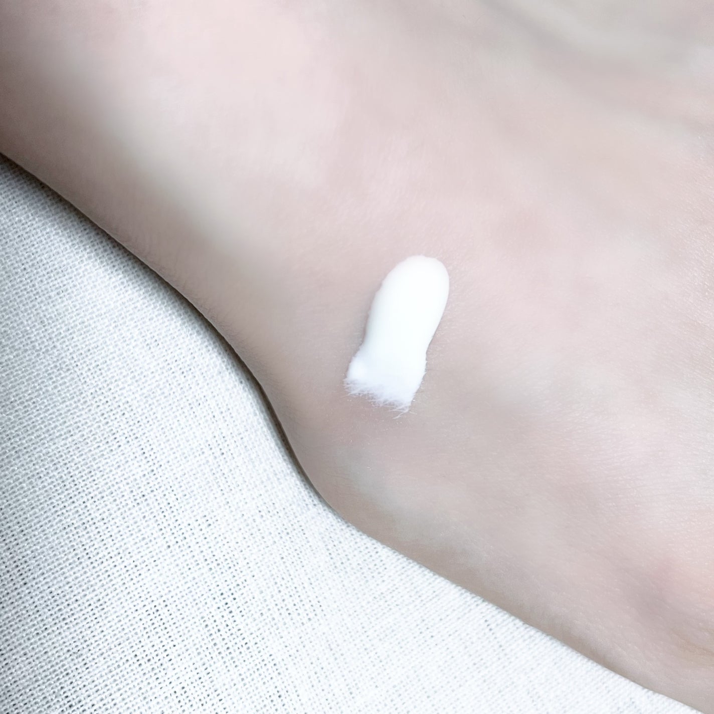 フローラノーティス ジルスチュアート チェリーブロッサム コンフォートUVセラム/Flora Notis JILL STUART/日焼け止めジェルを使ったクチコミ(3枚目)