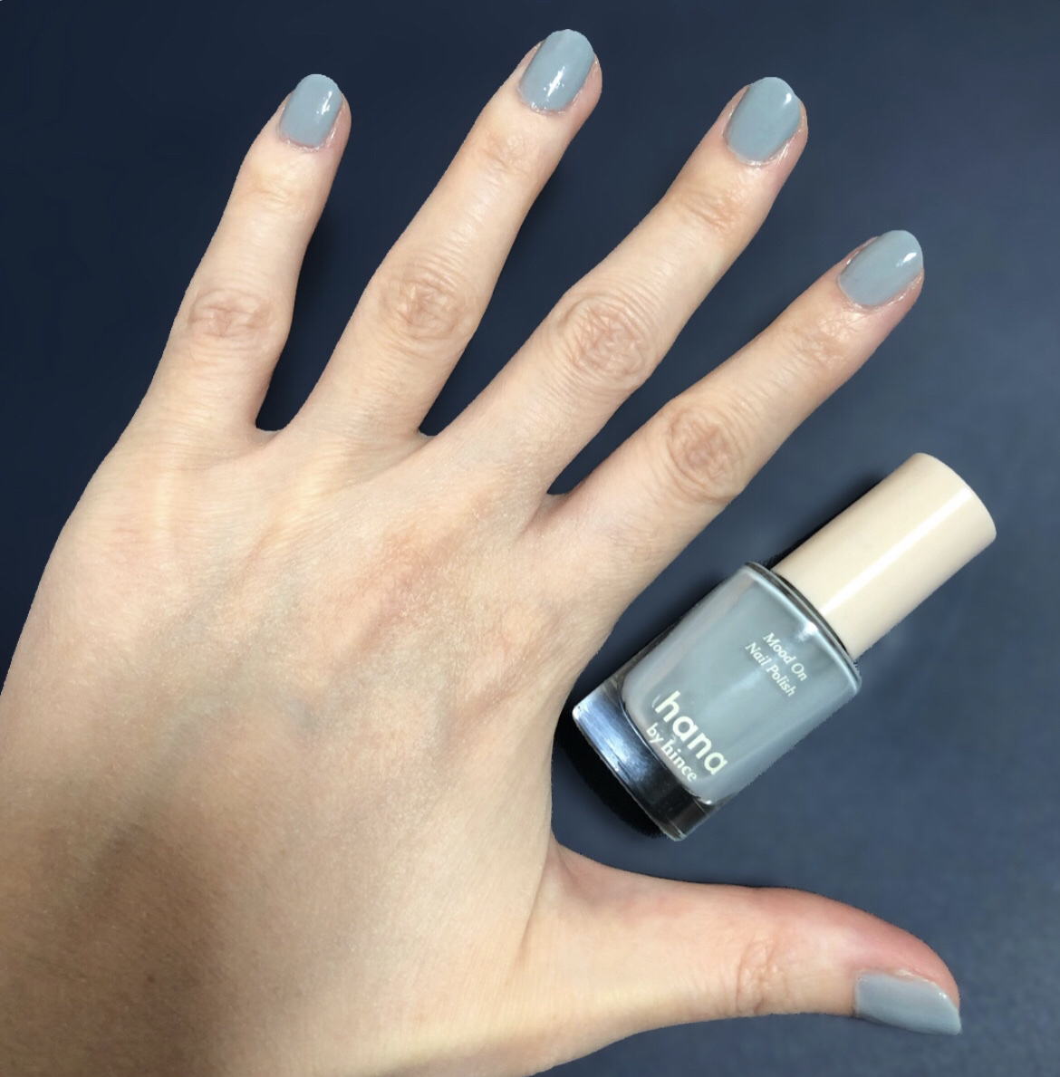 ムードオンネイルポリッシュ 03 アッシュブルー/hana by hince/マニキュアを使ったクチコミ（2枚目）