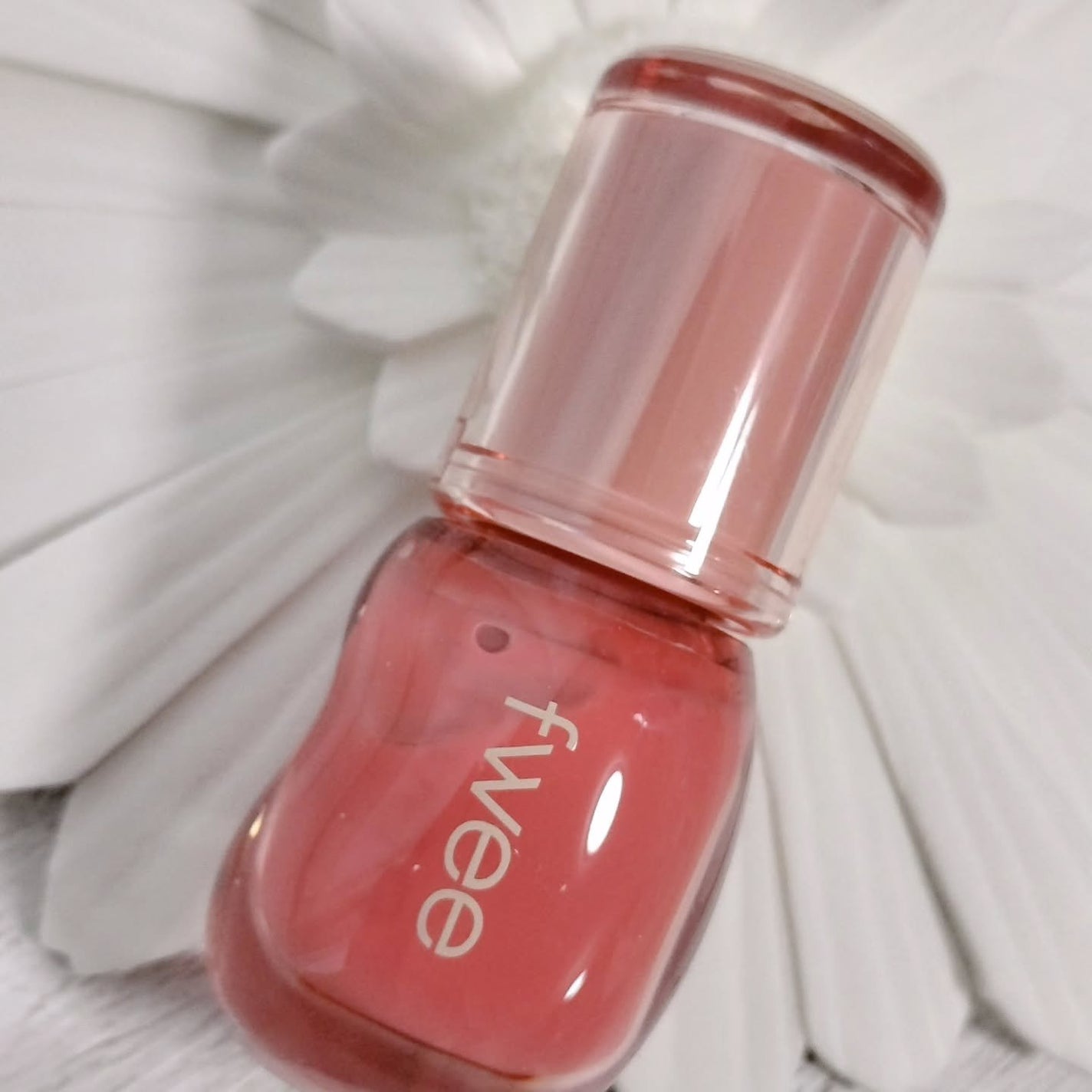 フィー 3Dボリューミンググロス/fwee/リップグロスを使ったクチコミ(1枚目)