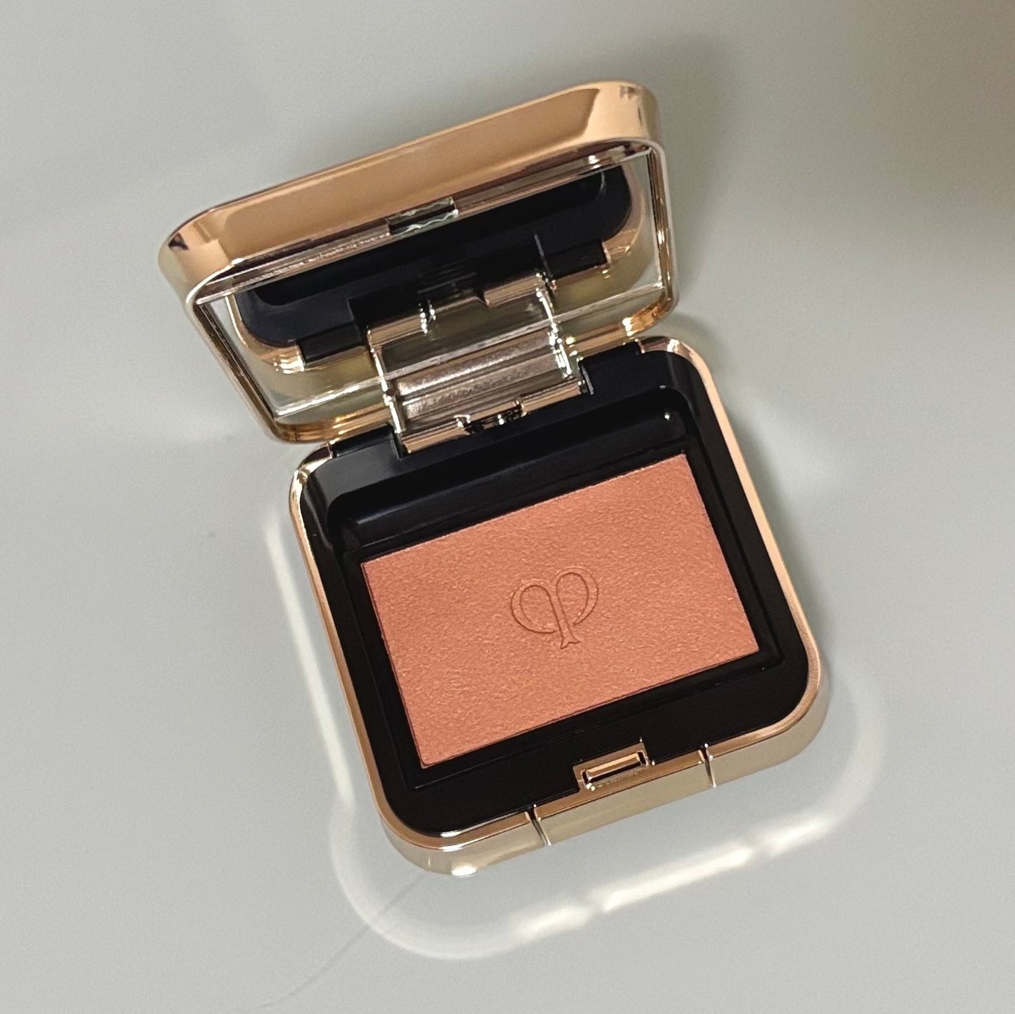 オンブルクルールソロ/クレ・ド・ポー ボーテ/単色アイシャドウを使ったクチコミ(5枚目)