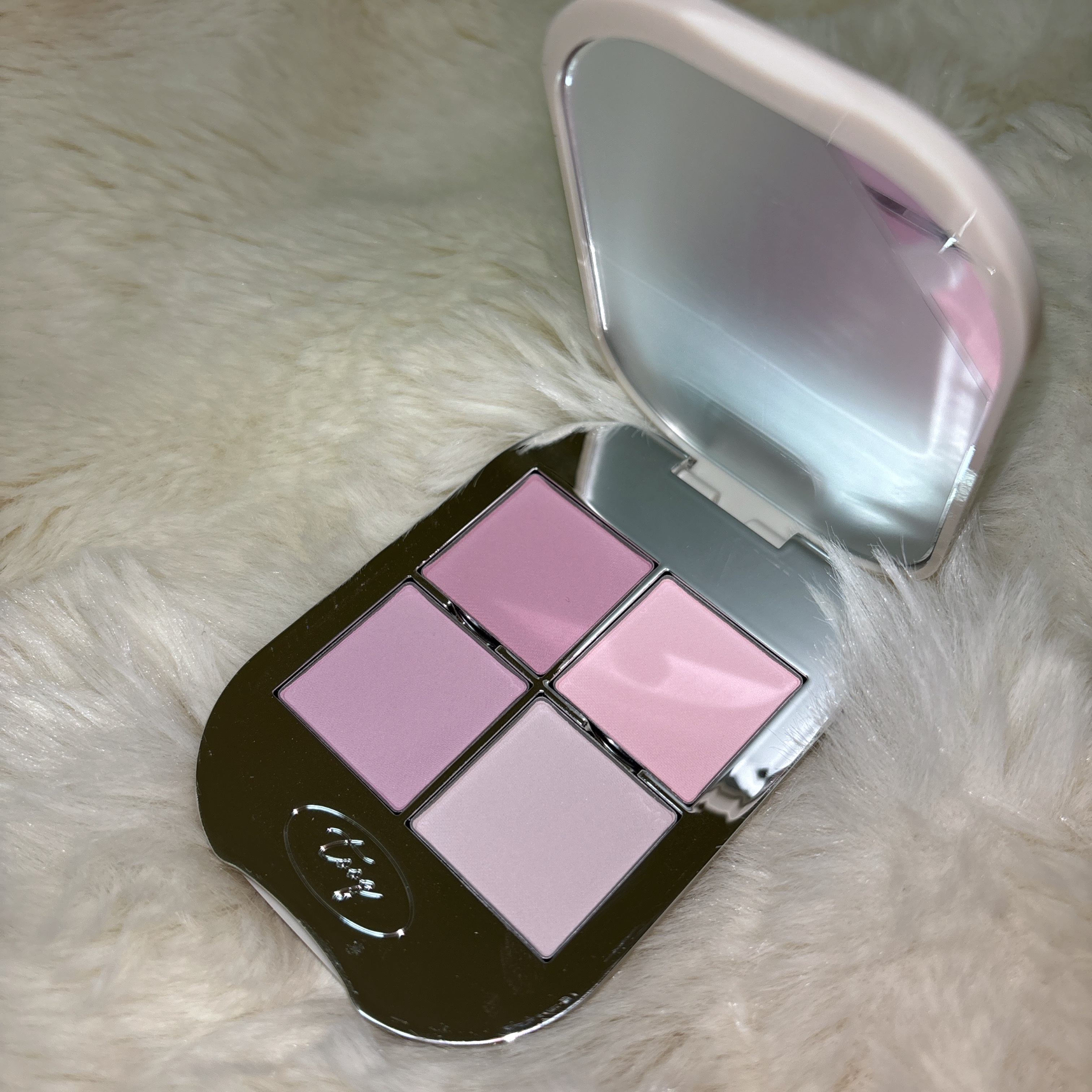 One by genuine magnetic eye shadow/Tooq/アイシャドウパレットを使ったクチコミ（2枚目）