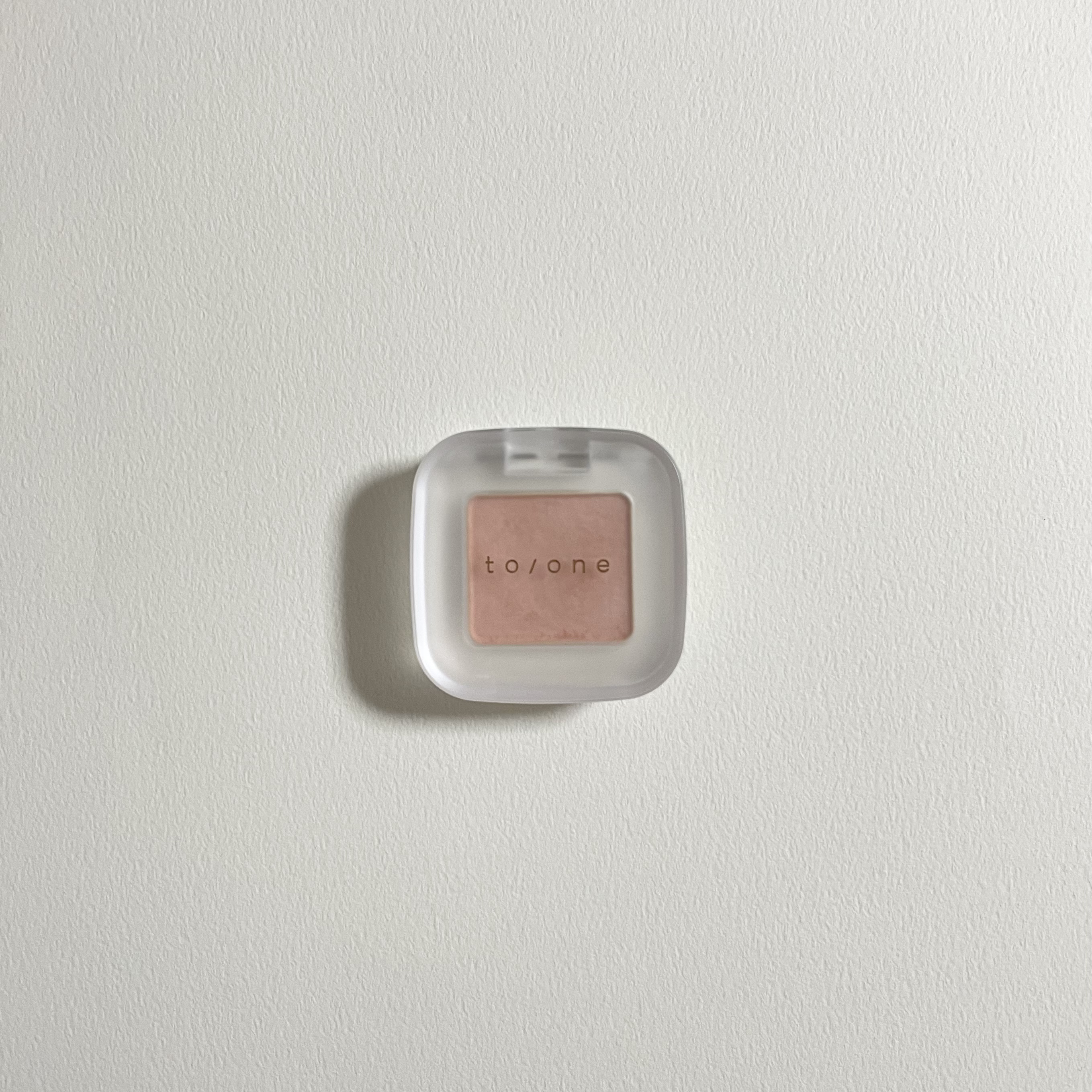 トーン ペタル フロート アイズ 13 Stellar Peach/to/one/単色アイシャドウを使ったクチコミ（2枚目）