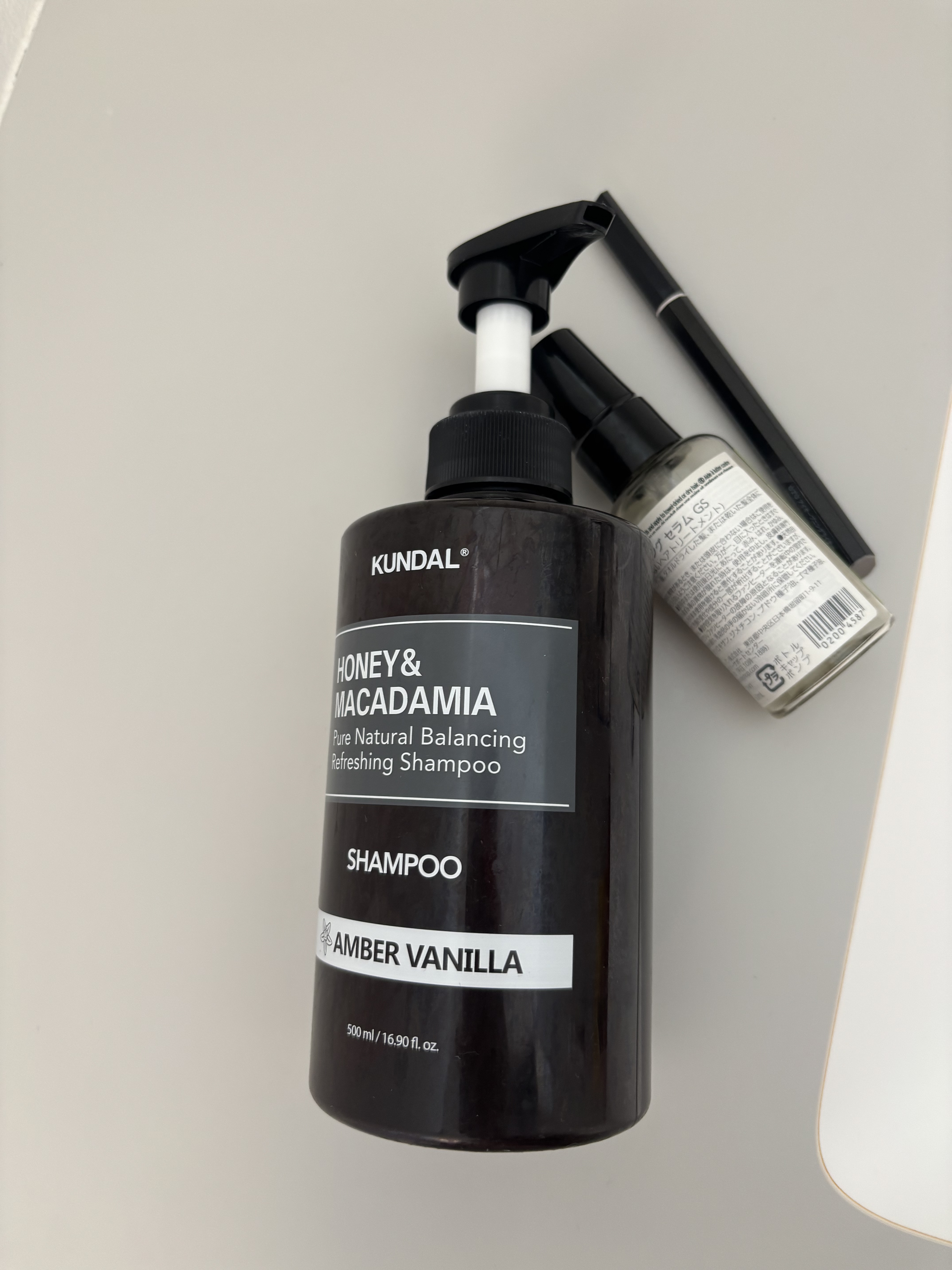 グレープシード グロッシング ヘアセラム/THE BODY SHOP/ヘアオイルを使ったクチコミ（2枚目）