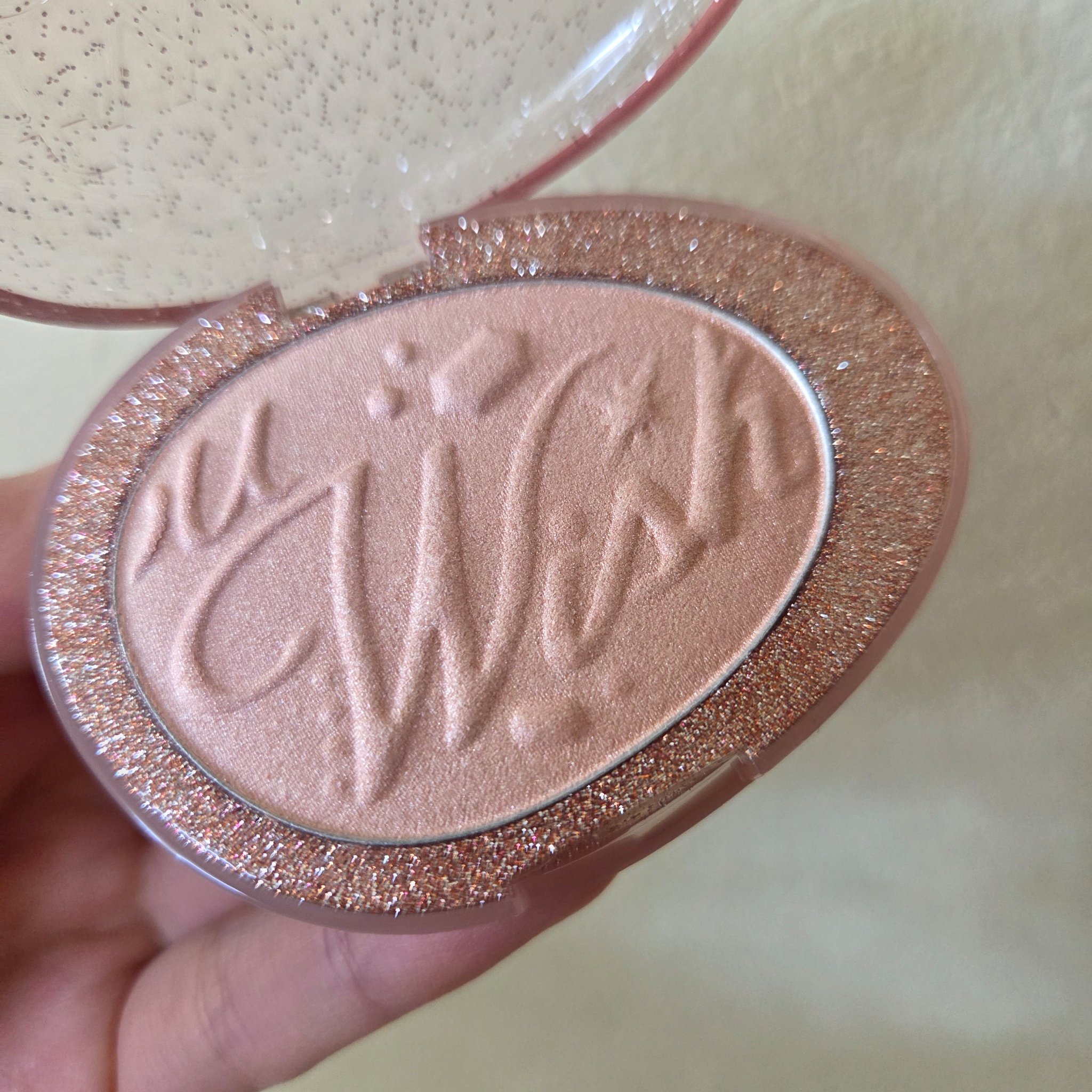 フィー グリッツストーンハイライター HL06 ブリスシェル/fwee/パウダーハイライトを使ったクチコミ（1枚目）