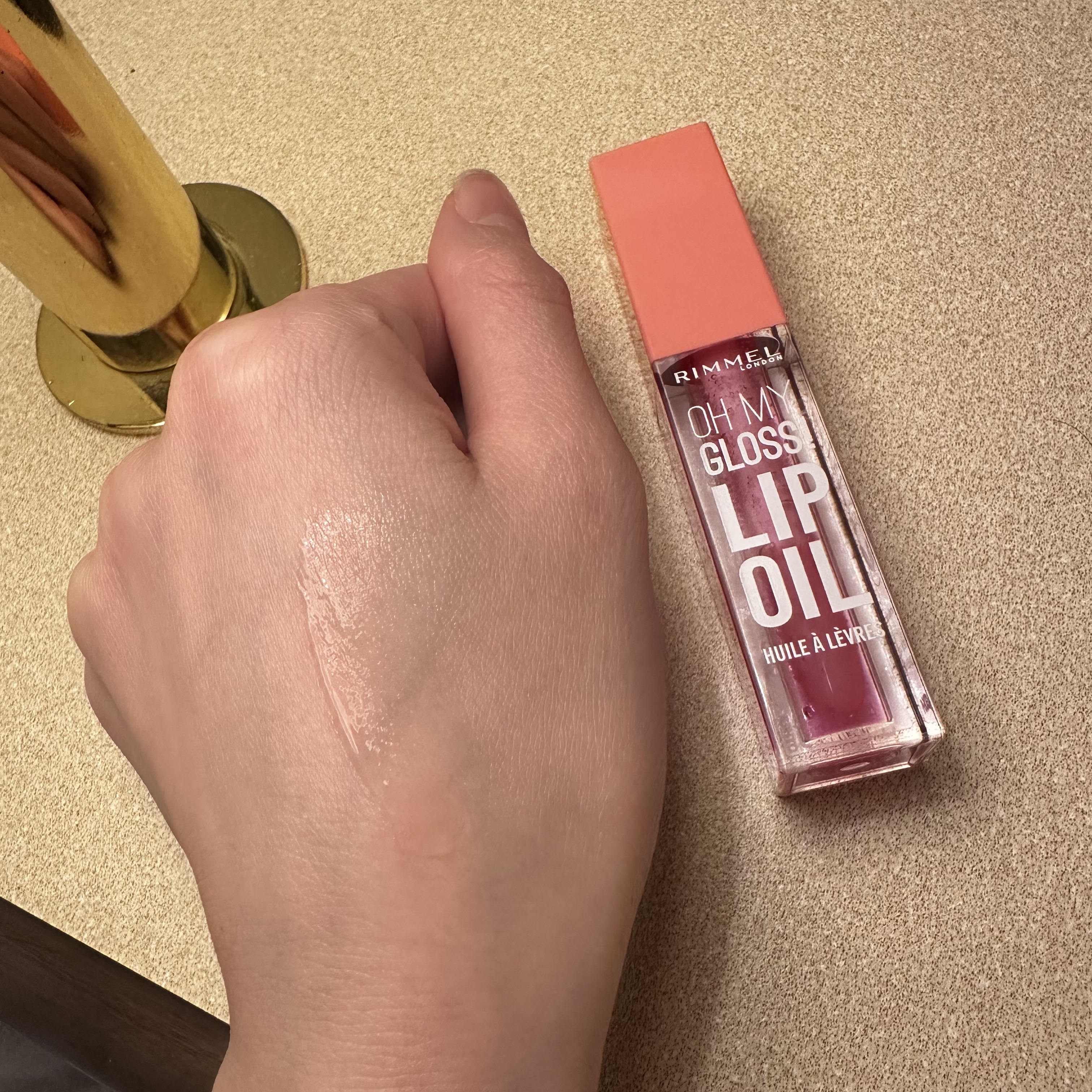 オーマイグロス リップオイル 003 ベリーピンク(ストロベリーの香り)/リンメル ロンドン/リップグロスを使ったクチコミ（2枚目）