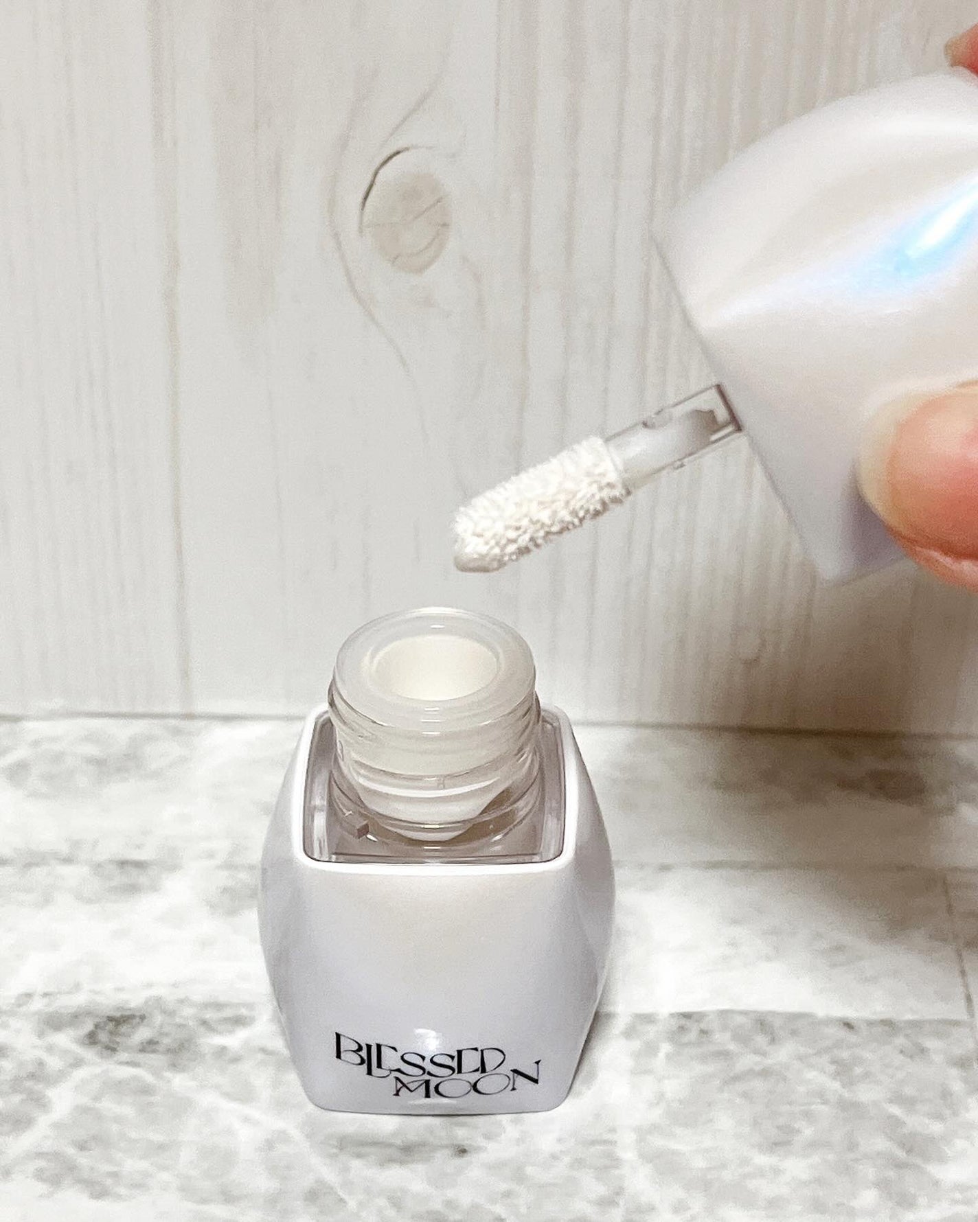 Veil Melting Glass Highlighter 01.Diamond Dust/BLESSED MOON/リキッドハイライトを使ったクチコミ(2枚目)