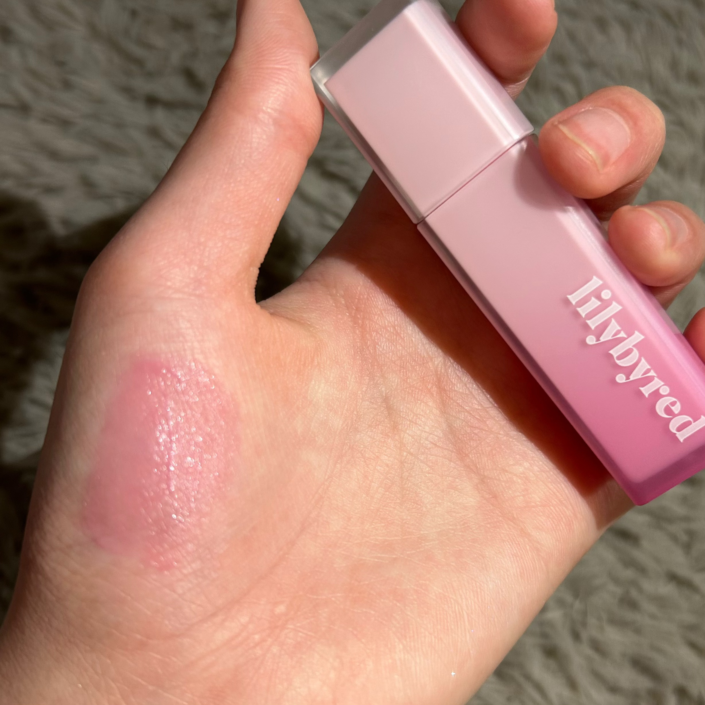 スウィート ライアー ミルキー ティント 03 ストロベリーベビーシュー(Strawberry Baby Chou)/lilybyred/口紅を使ったクチコミ（3枚目）