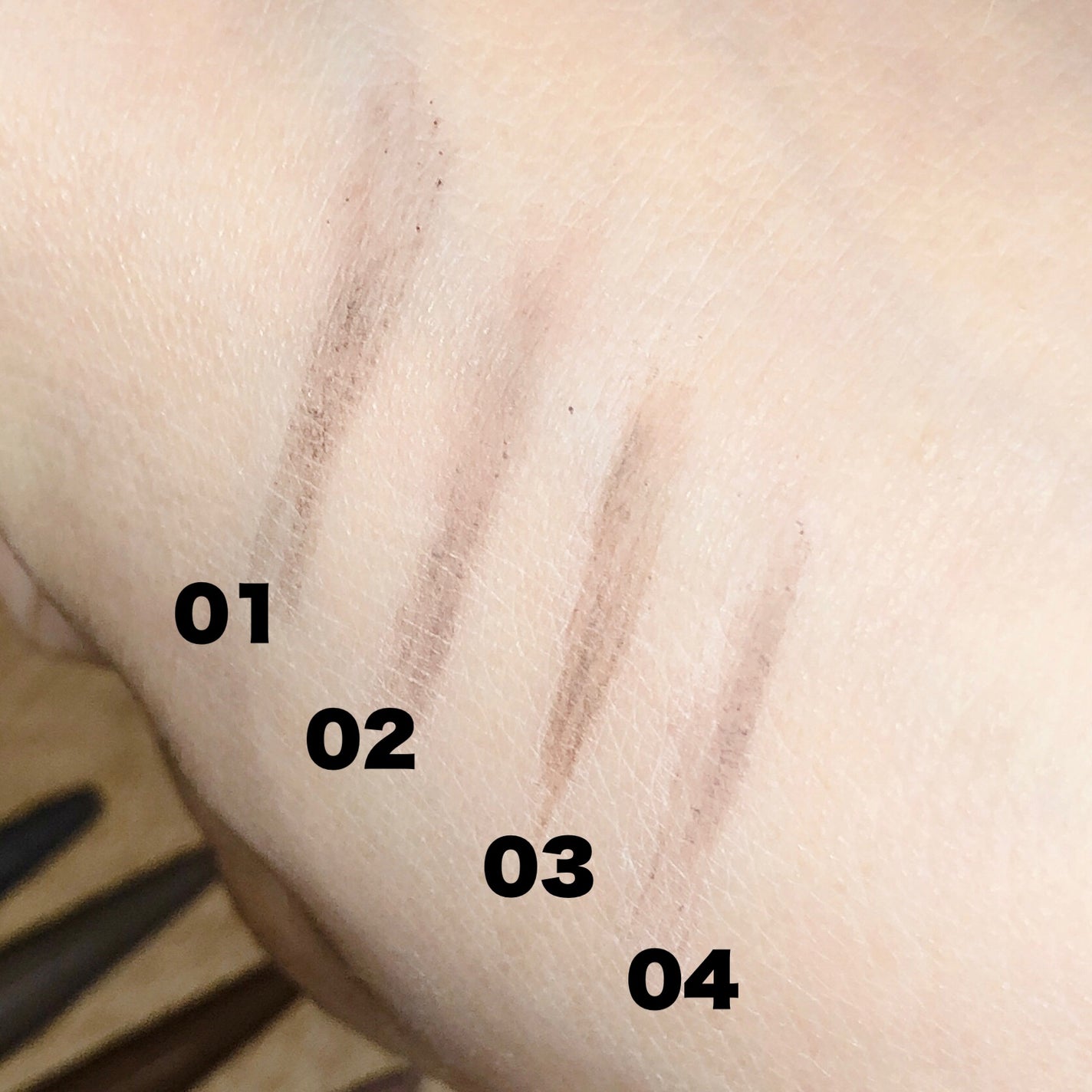 パウダリーアイブロウペンシルスリム/ミゼルエディ/アイブロウペンシルを使ったクチコミ(4枚目)