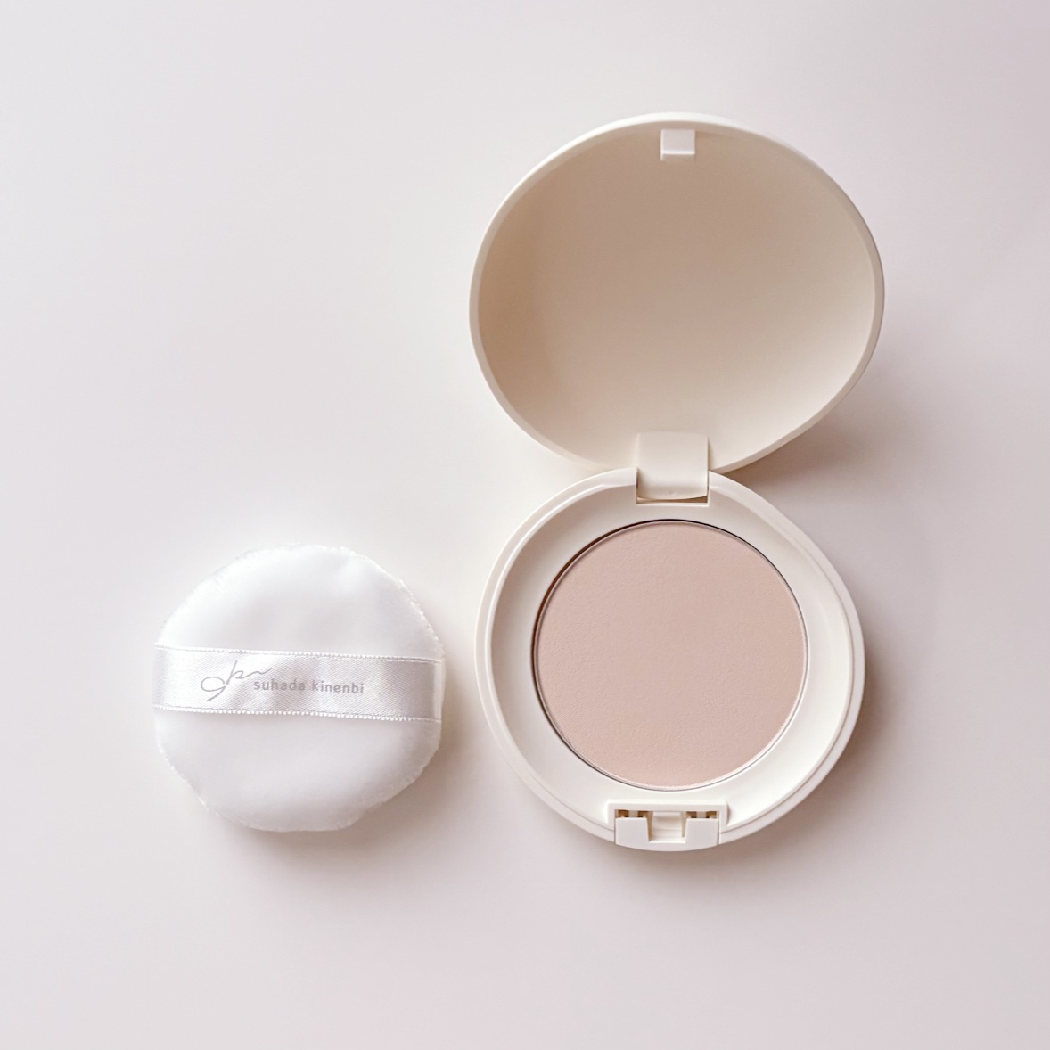 サナ 素肌記念日 薬用スキンケアパウダー ACホワイト【医薬部外品】/素肌記念日/プレストパウダーを使ったクチコミ（2枚目）