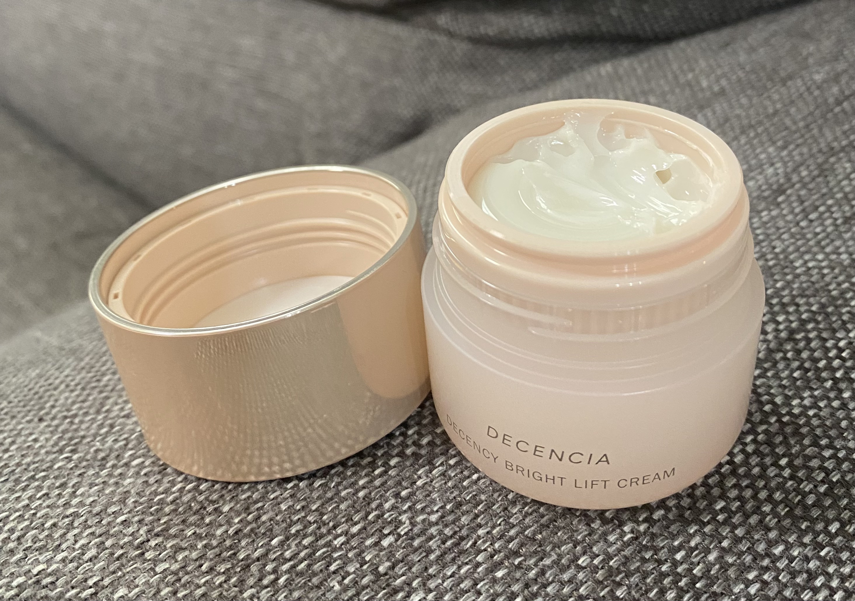 ディセンシア ディセンシー ブライトリフト クリーム/DECENCIA/フェイスクリームを使ったクチコミ（1枚目）