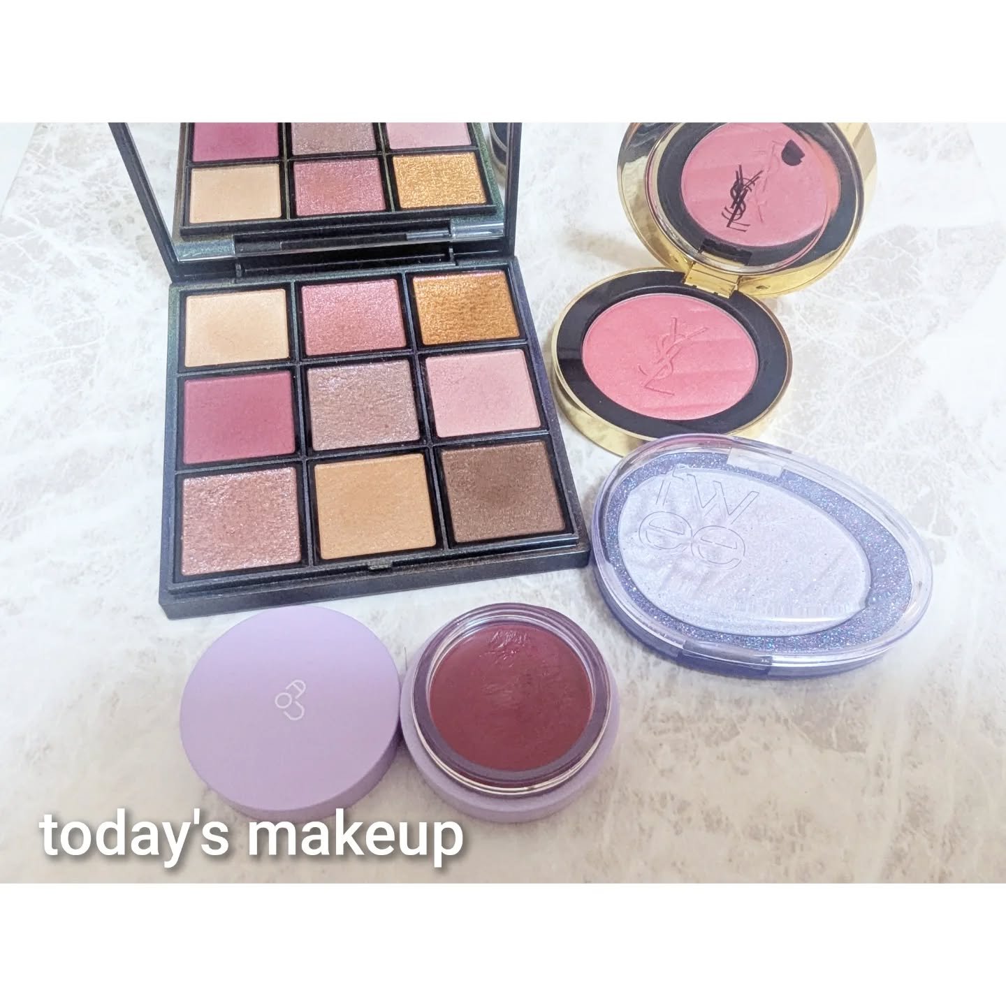 GLOWY TINT BALM/AOU/リップグロスを使ったクチコミ（1枚目）