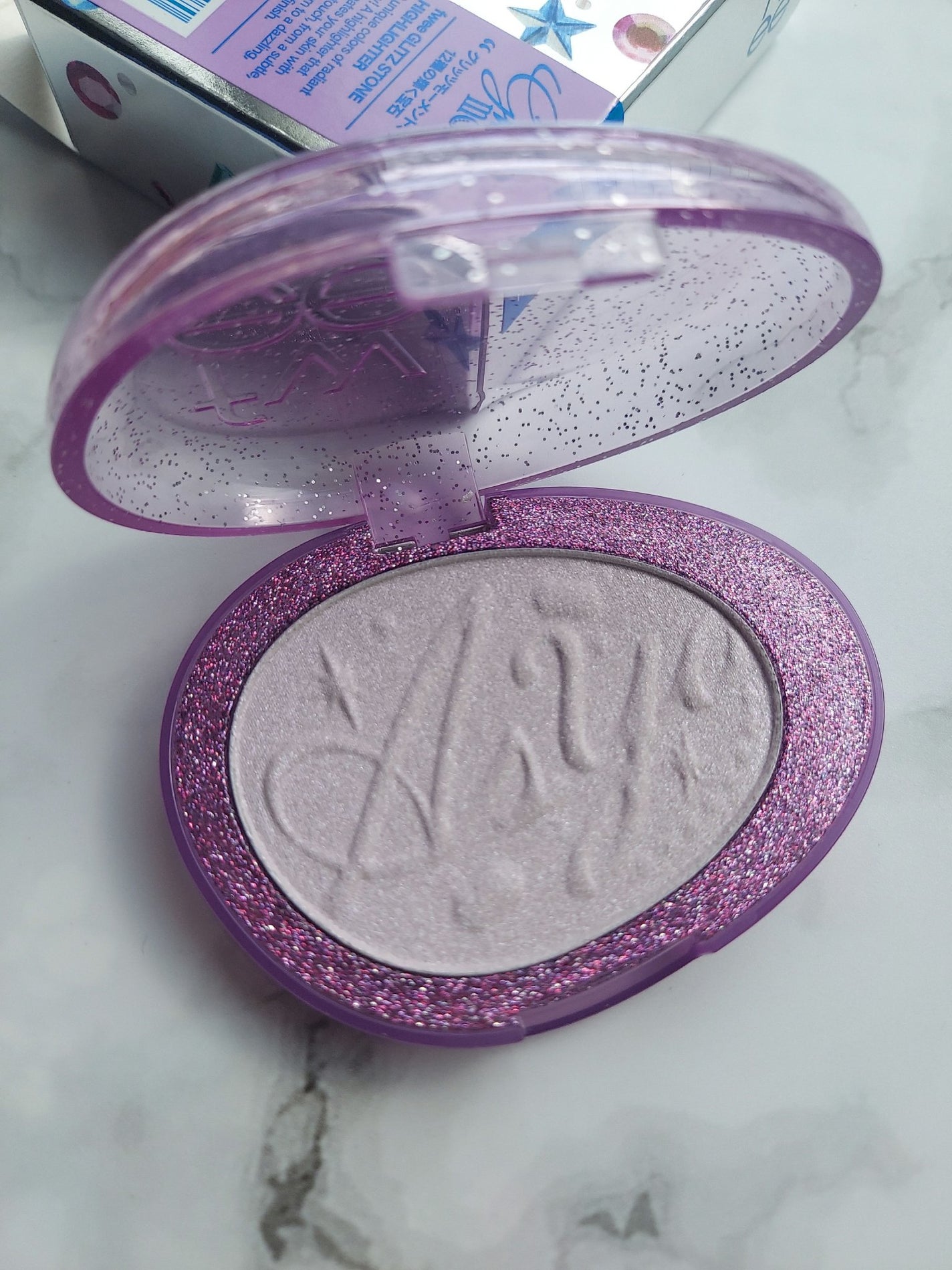 フィー グリッツストーンハイライター/fwee/パウダーハイライトを使ったクチコミ(3枚目)