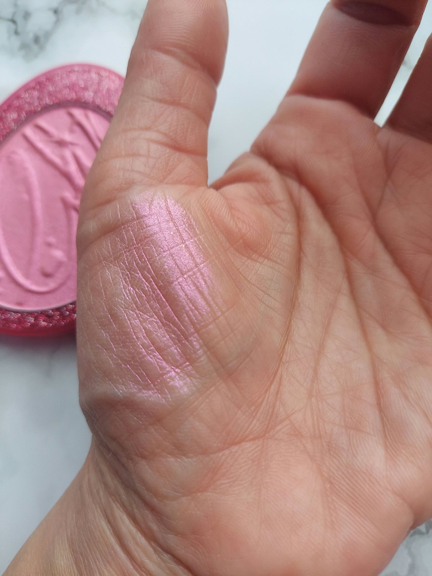 フィー グリッツストーンハイライター/fwee/パウダーハイライトを使ったクチコミ(6枚目)