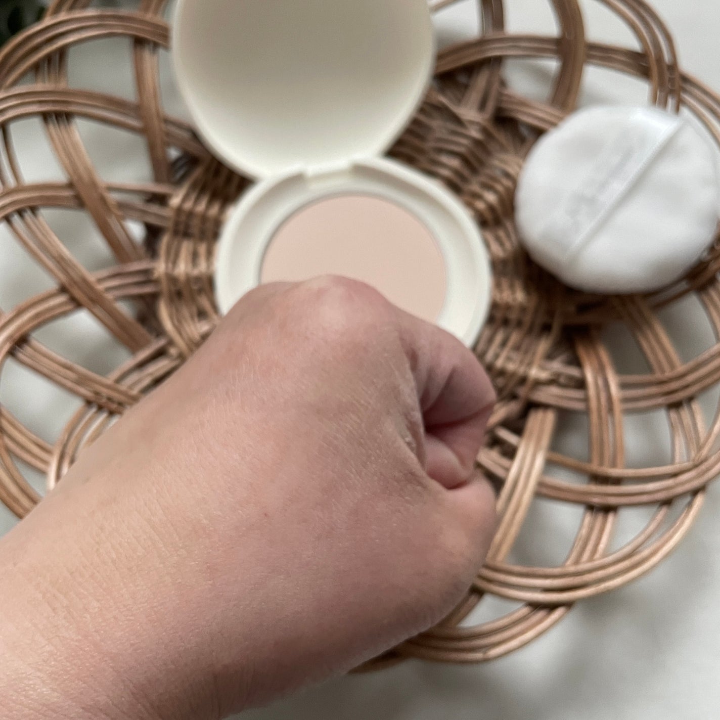 サナ 素肌記念日 薬用スキンケアパウダー ACホワイト【医薬部外品】/素肌記念日/プレストパウダーを使ったクチコミ(2枚目)