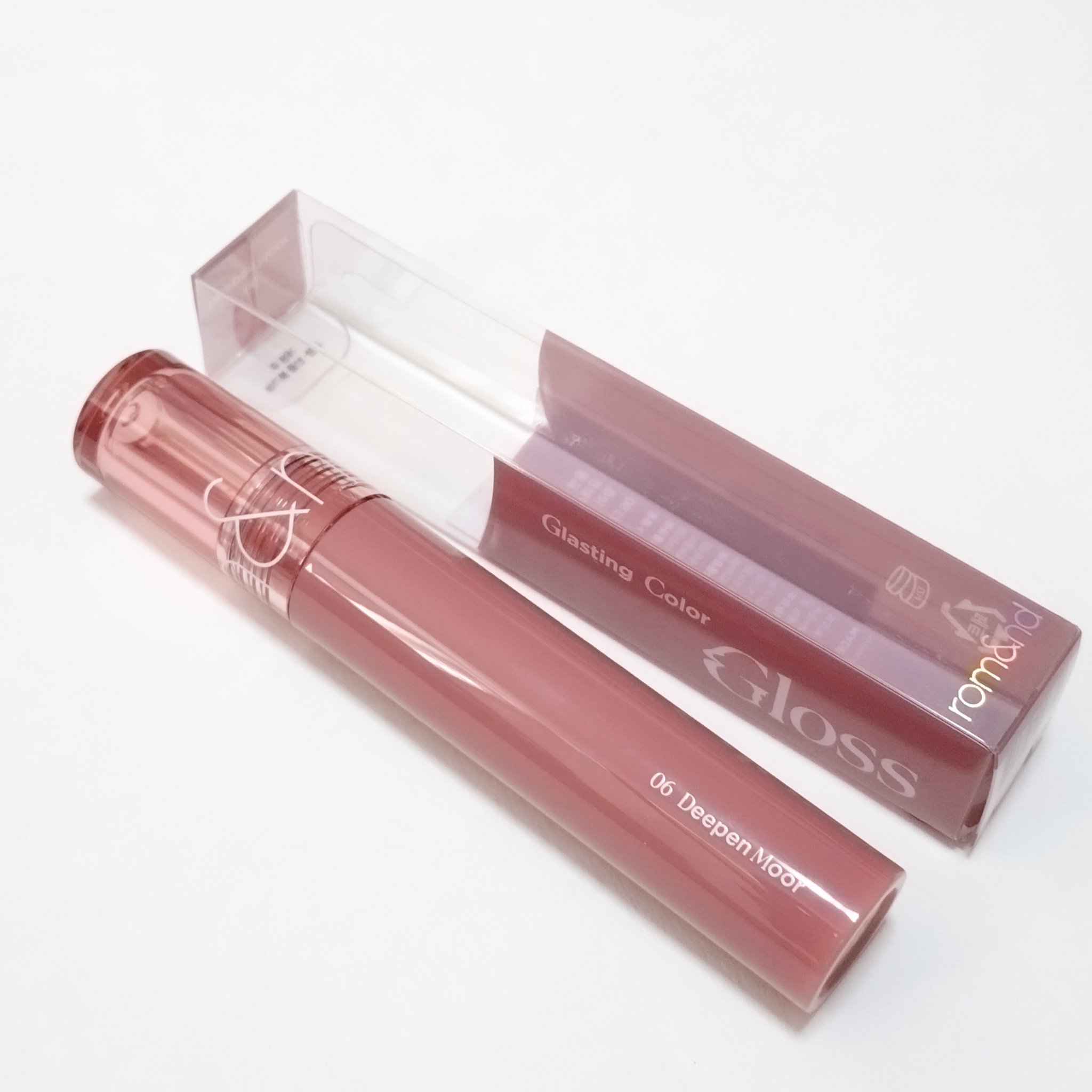 グラスティングカラーグロス 06 ディープンムーア(DEEPEN MOOR) /rom&nd/リップグロスを使ったクチコミ（3枚目）