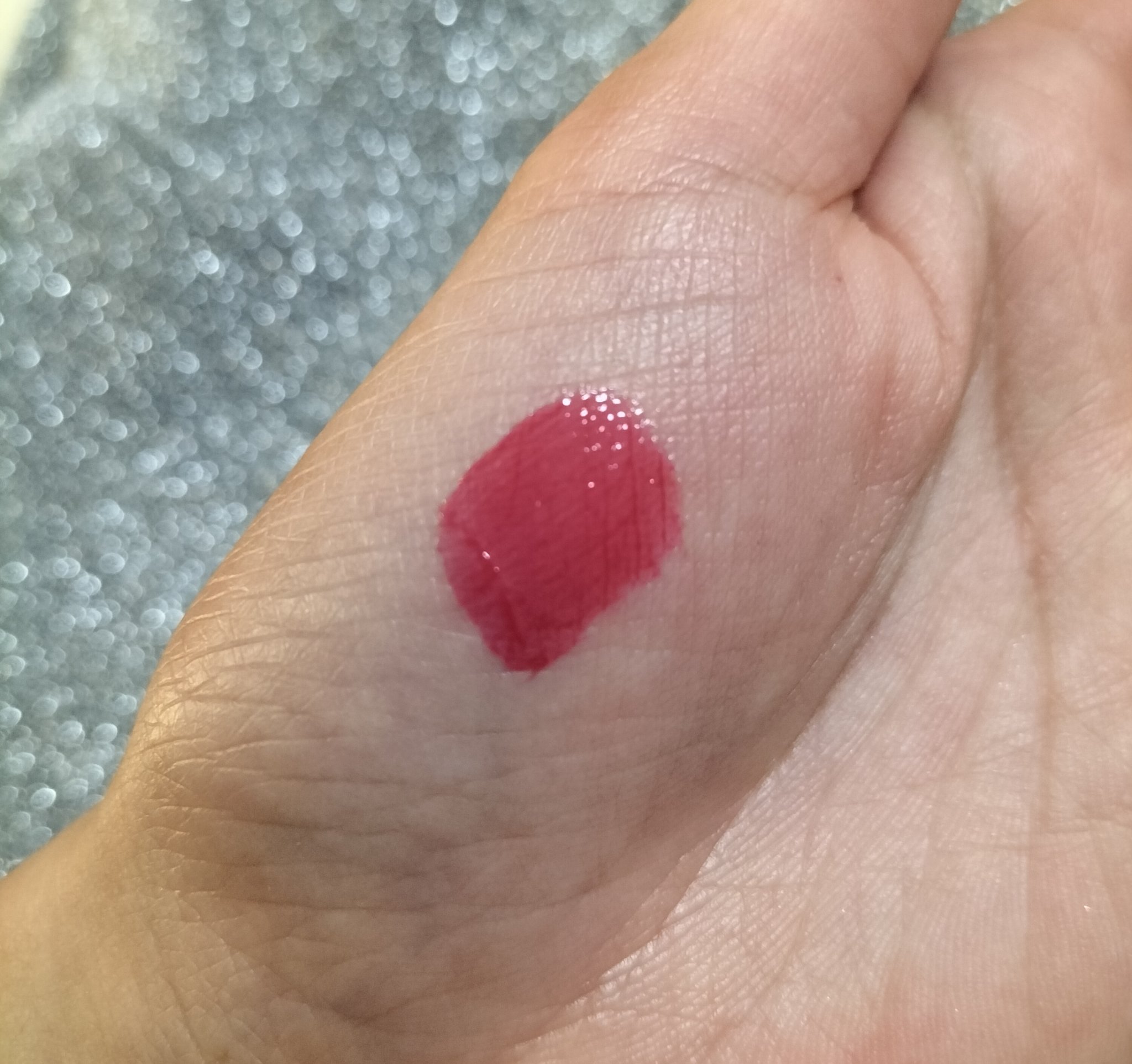 ロウグロウジェルティント R010 ロウ・チェリー/hince/リップティントを使ったクチコミ（2枚目）