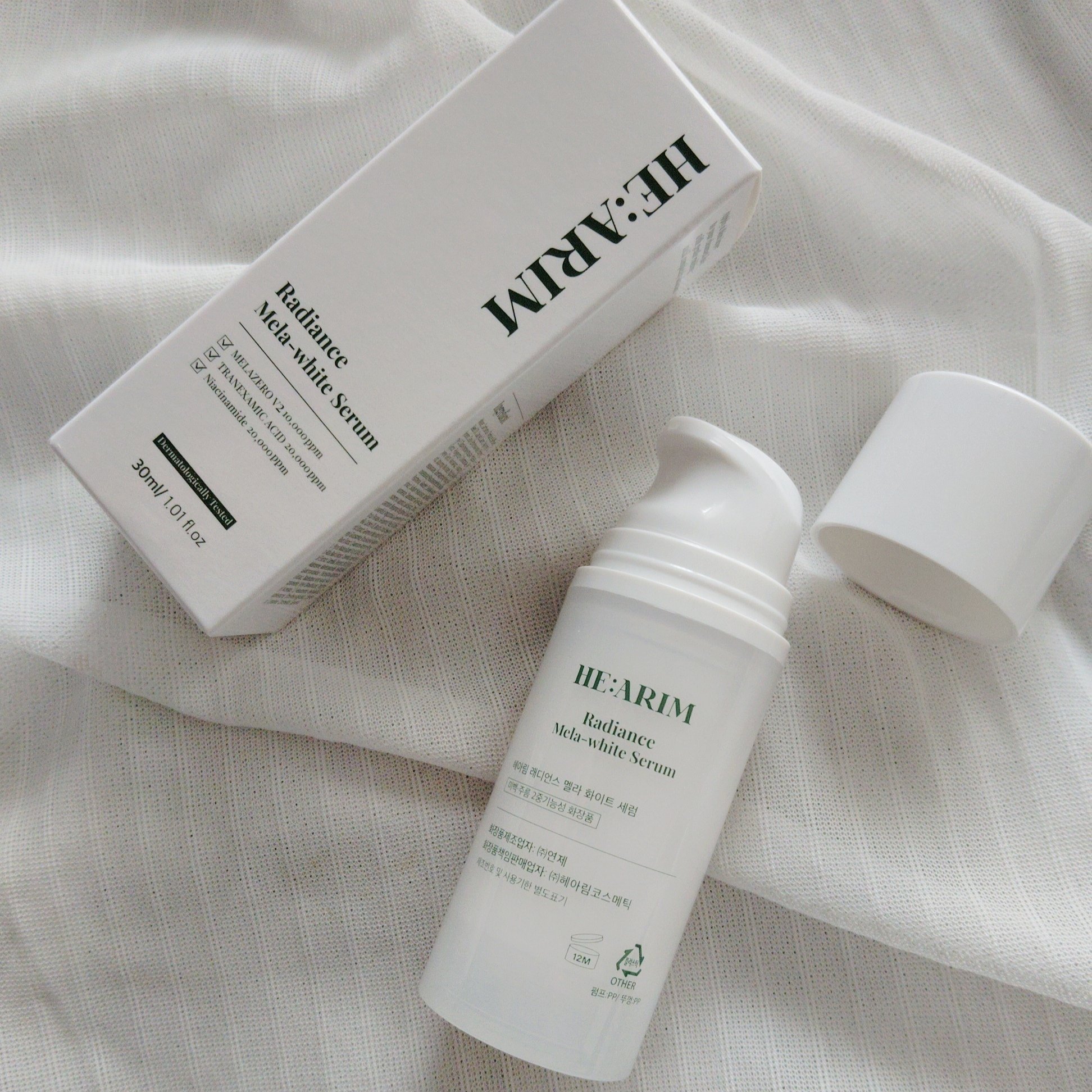 韓国で発売直後に販売数爆発した人気セラム
【 ヘアリム ラディエンス メラホワイト セラム 】

肌の内側と外側をしっかりケアし、透明感とツヤのある肌へ導く美容液です。
メラゼロV2・トラネキサム酸・ナイアシンアミドの3重特許成分配合。

