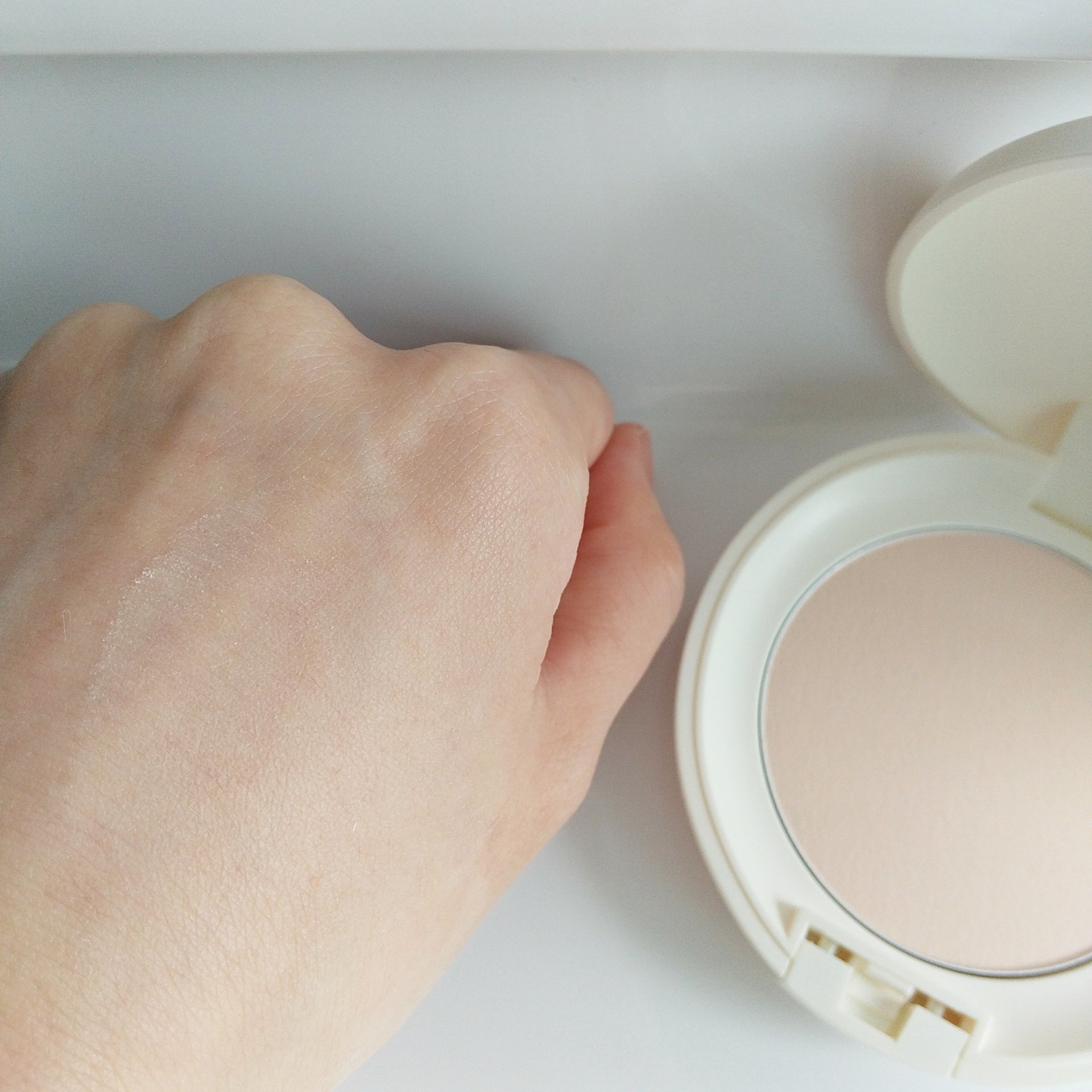 サナ 素肌記念日 薬用スキンケアパウダー ACホワイト【医薬部外品】/素肌記念日/プレストパウダーを使ったクチコミ（3枚目）