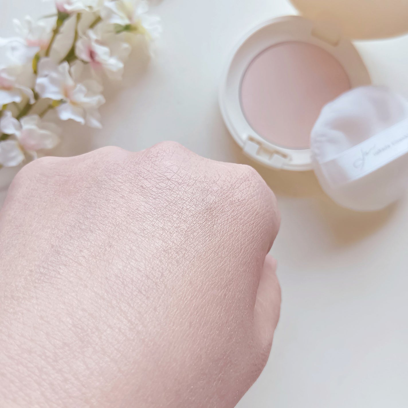 サナ 素肌記念日 薬用スキンケアパウダー ACホワイト【医薬部外品】/素肌記念日/プレストパウダーを使ったクチコミ(4枚目)