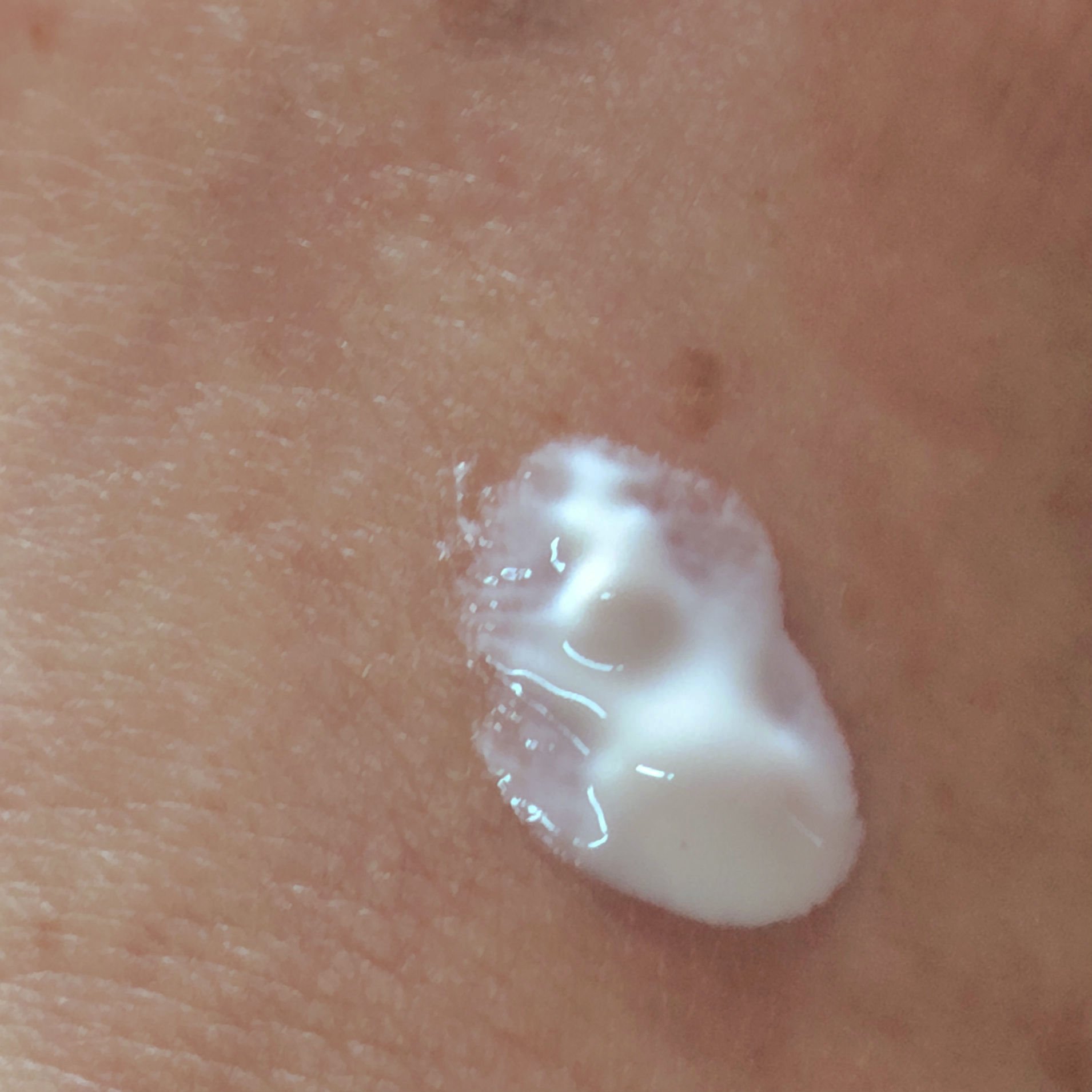 UV エサンシエル/CHANEL/日焼け止めクリームを使ったクチコミ（3枚目）