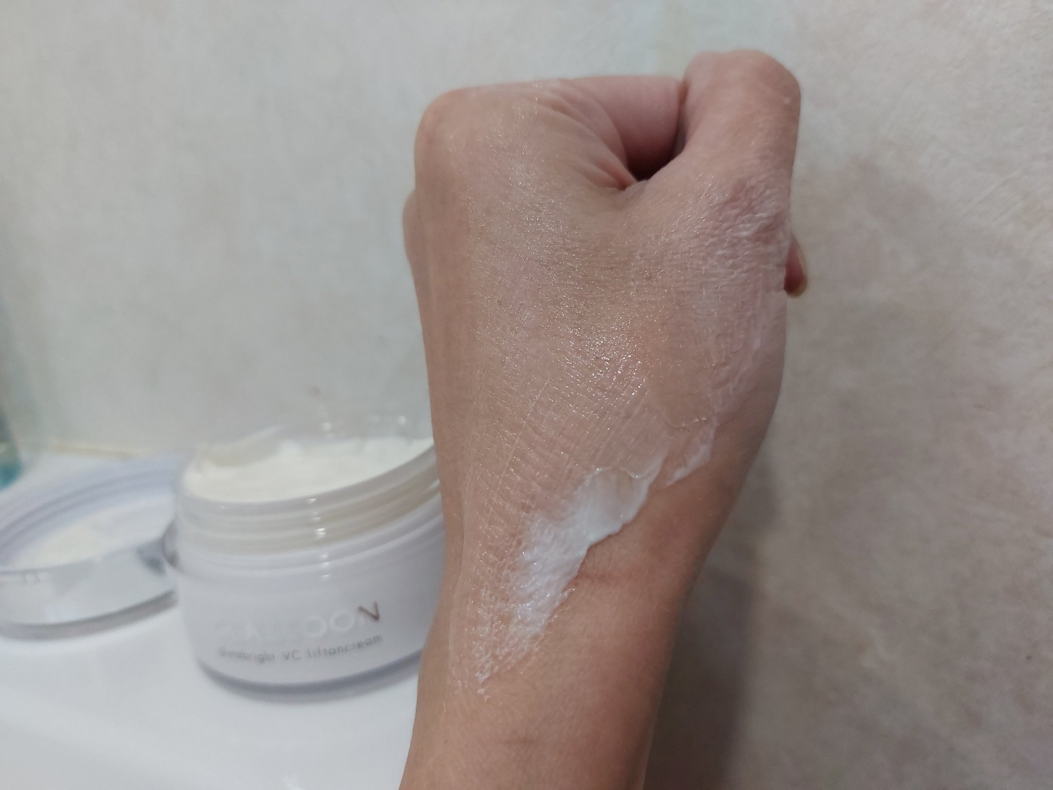 グラスーン　グルタブライト　ＶＣ　リフタンクリーム/GLASSOON/フェイスクリームを使ったクチコミ（3枚目）