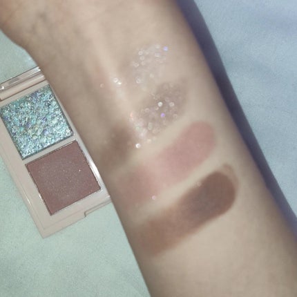 レブロン ダズル アイシャドウ クアッド/REVLON/アイシャドウパレットを使ったクチコミ(6枚目)