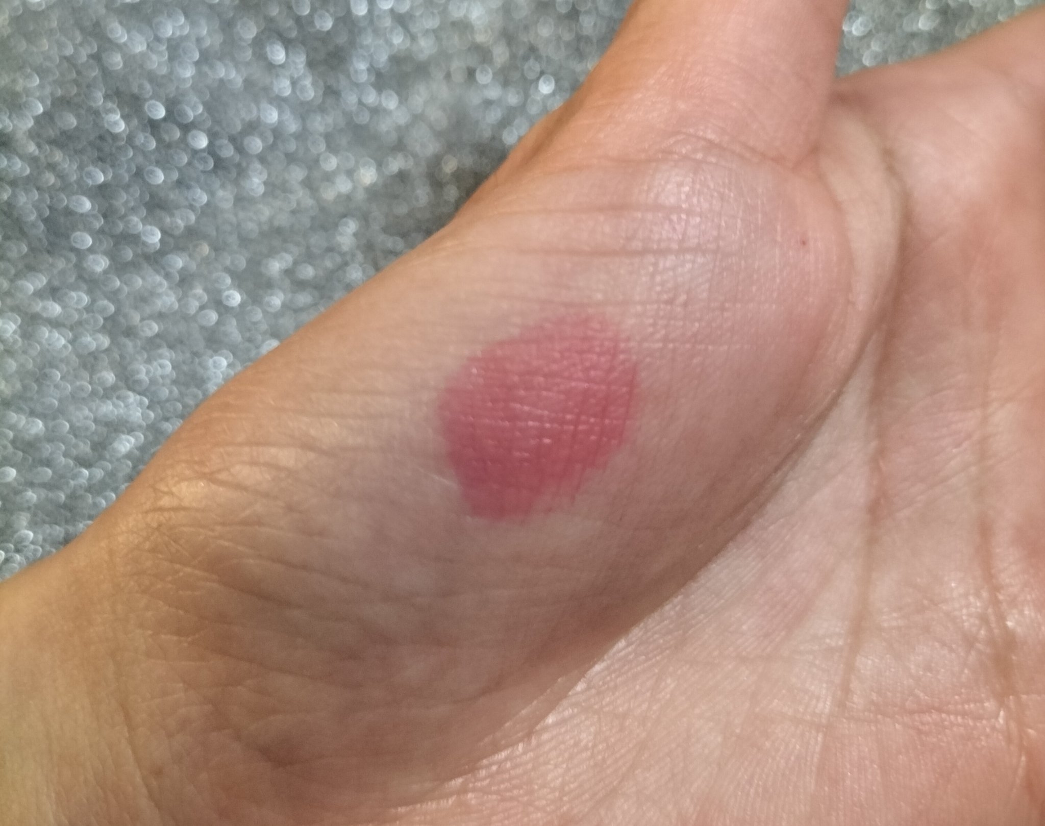 ロウグロウジェルティント R010 ロウ・チェリー/hince/リップティントを使ったクチコミ（3枚目）