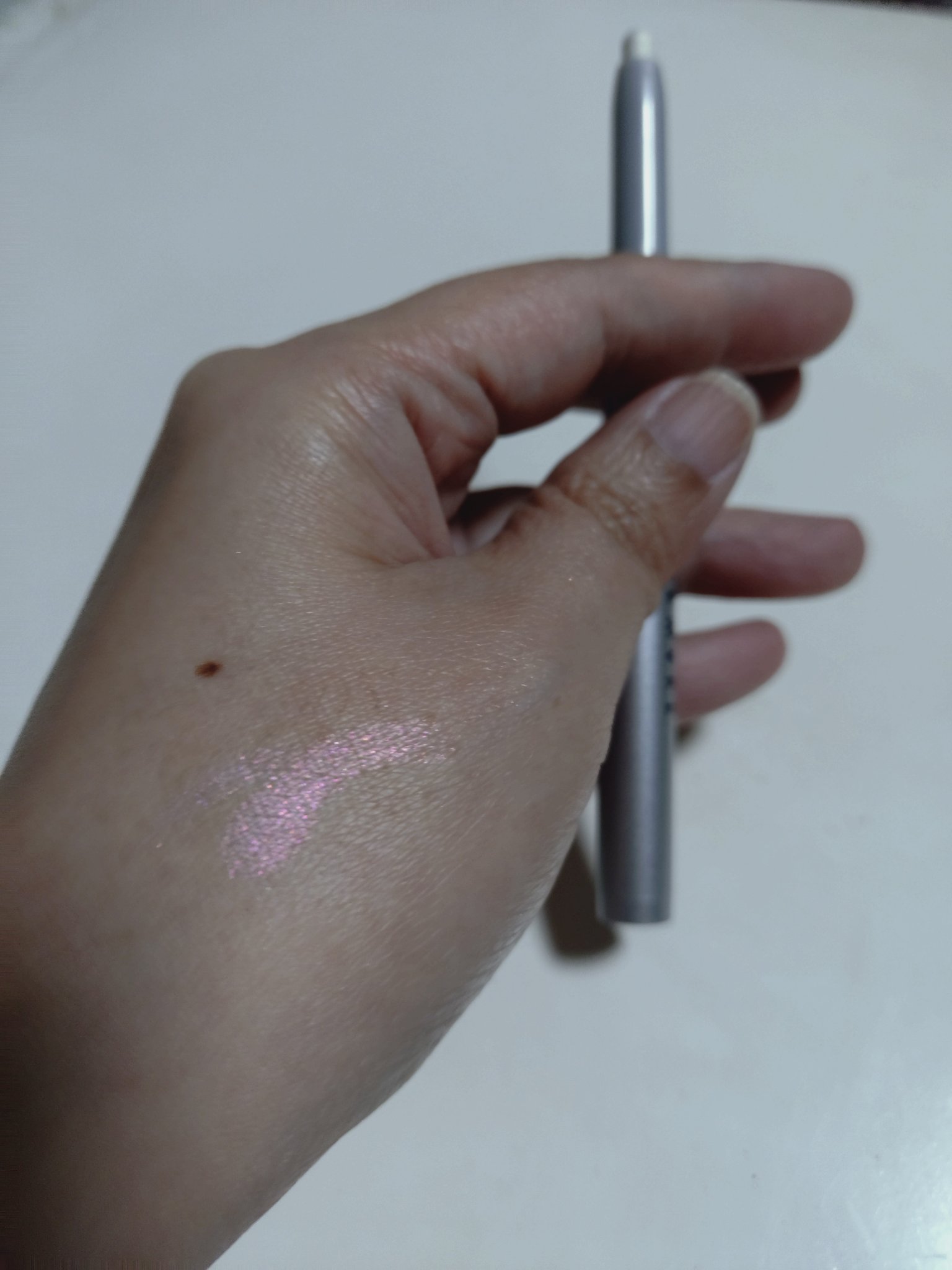 グリッツロングウェアスティックシャドウ/wakemake/パウダーアイシャドウを使ったクチコミ（2枚目）