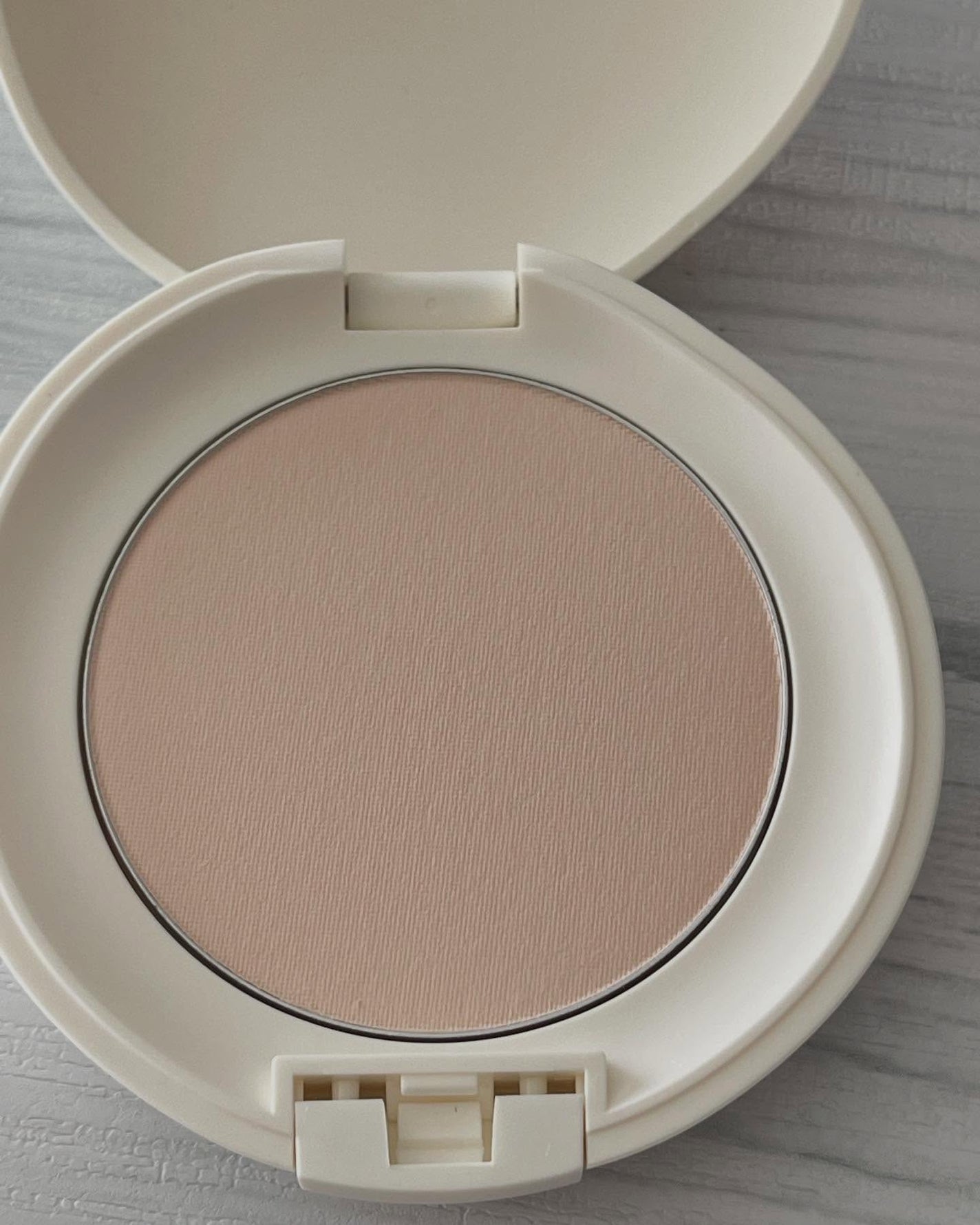 サナ 素肌記念日 薬用スキンケアパウダー ACホワイト【医薬部外品】/素肌記念日/プレストパウダーを使ったクチコミ(3枚目)