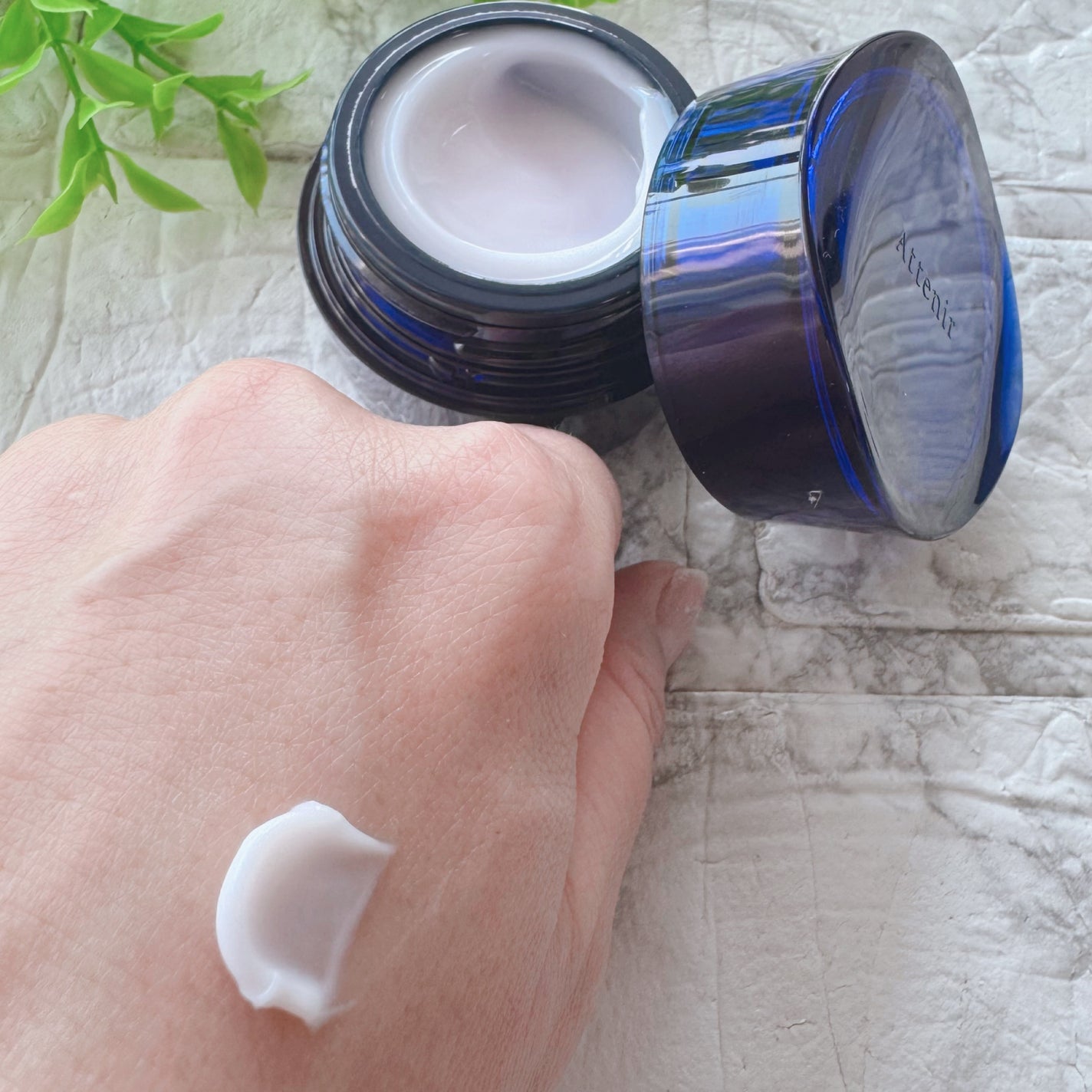 アテニア ミッドナイトモイスチャライザー/アテニア/フェイスクリームを使ったクチコミ(3枚目)