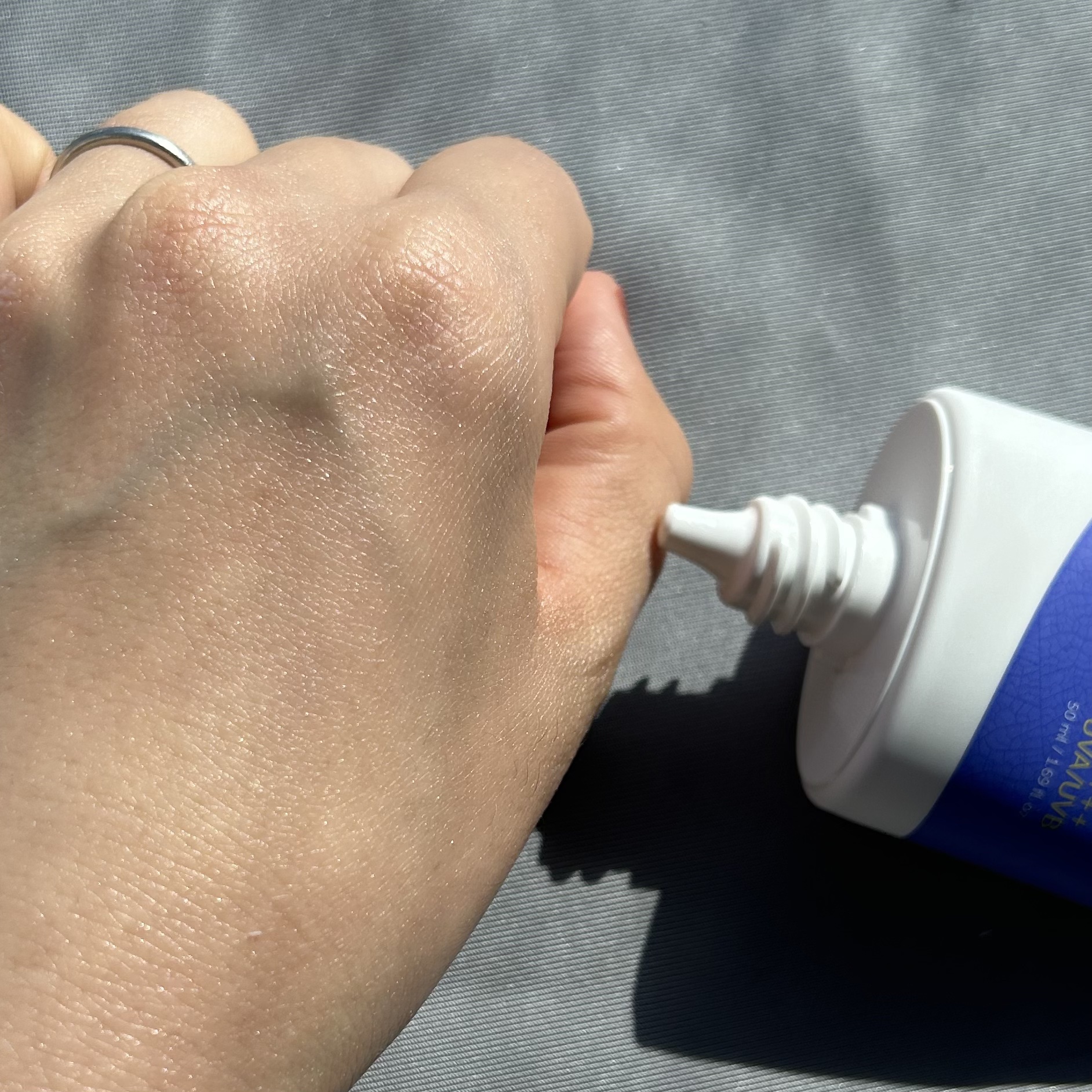 Isntree ヒアルロン酸ウォータリーサンジェルのクチコミ「ヒアルロン酸ウォータリーサンジェル 50ml
美容クリームみたいにもちっと仕上がる、
ベースメ.....」（3枚目）