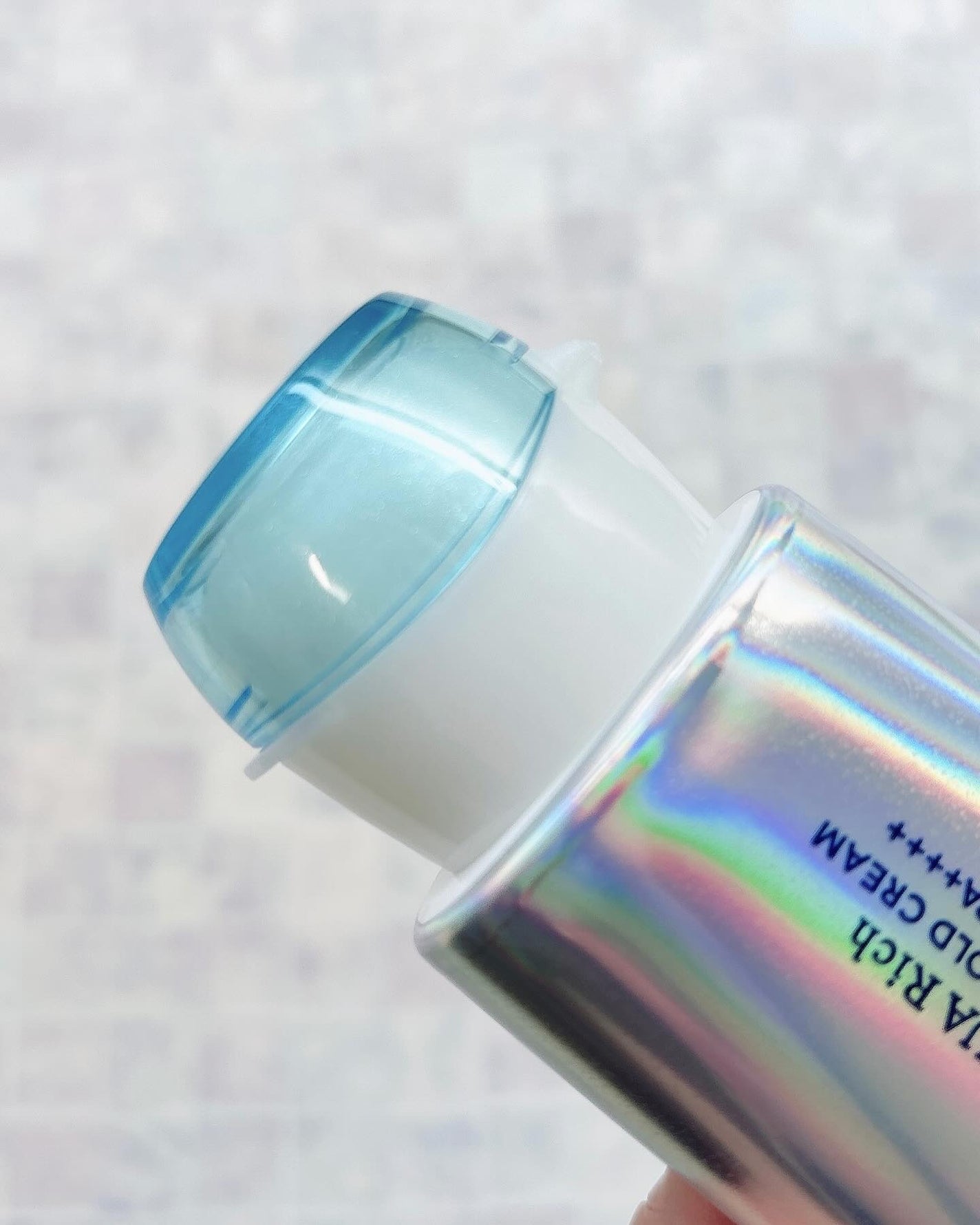 アクアリッチ エアリーホールドクリーム(呼吸感ベールUV)/ビオレ/日焼け止めクリームを使ったクチコミ(2枚目)