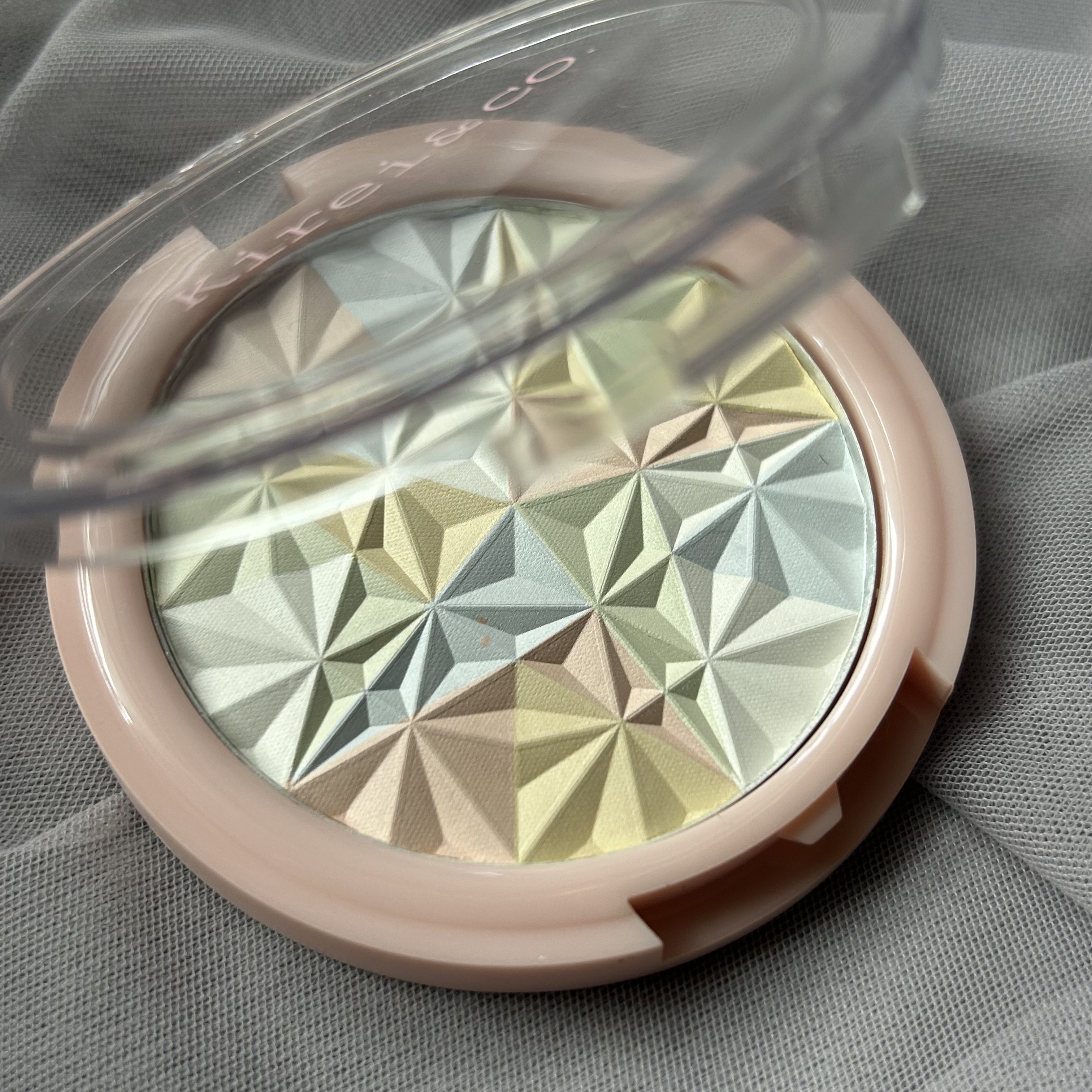 トーンアップフェイスパウダー/Kirei&co./プレストパウダーを使ったクチコミ（2枚目）