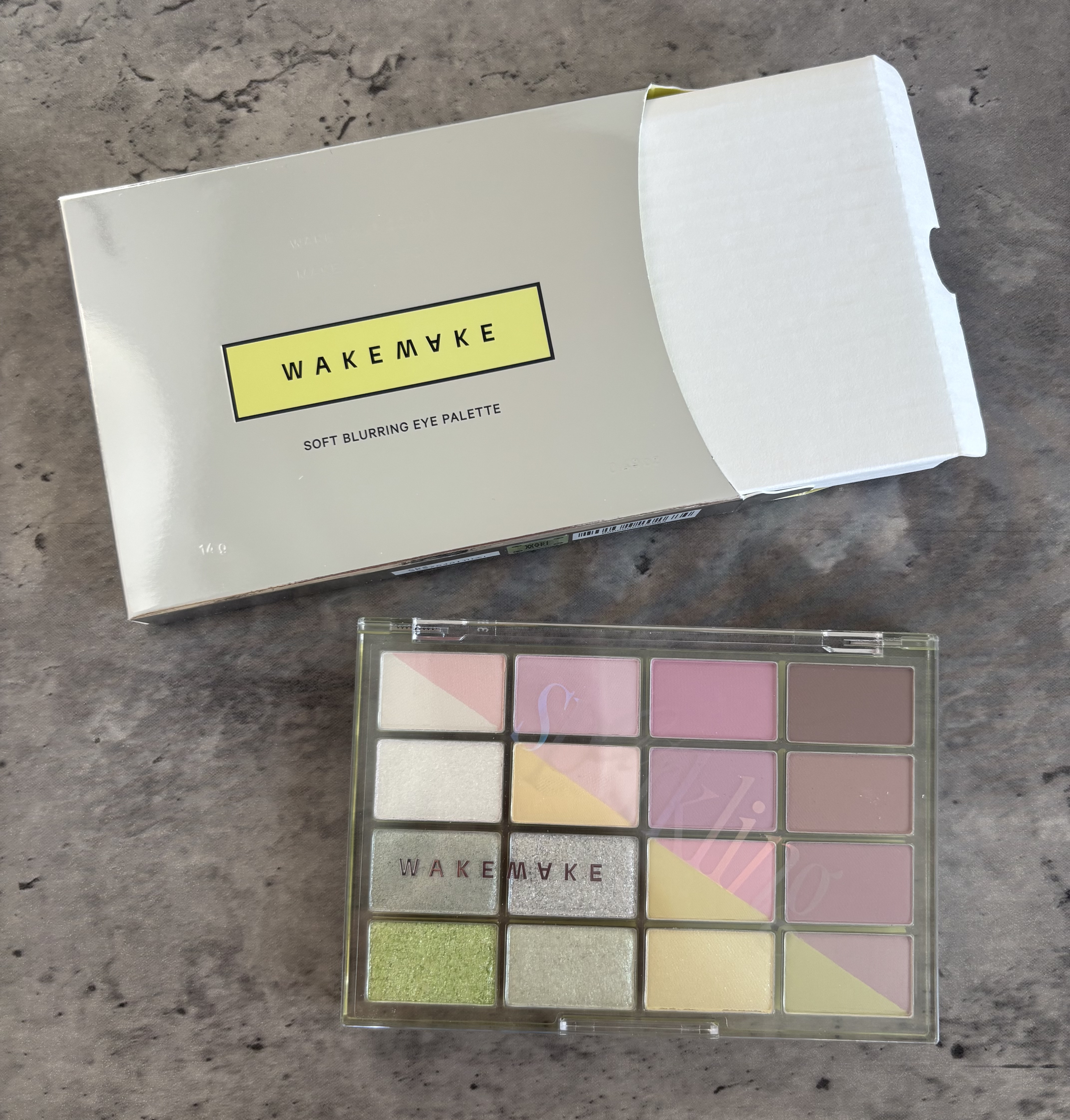 ソフトブラーリングアイパレット/wakemake/アイシャドウパレットを使ったクチコミ（1枚目）