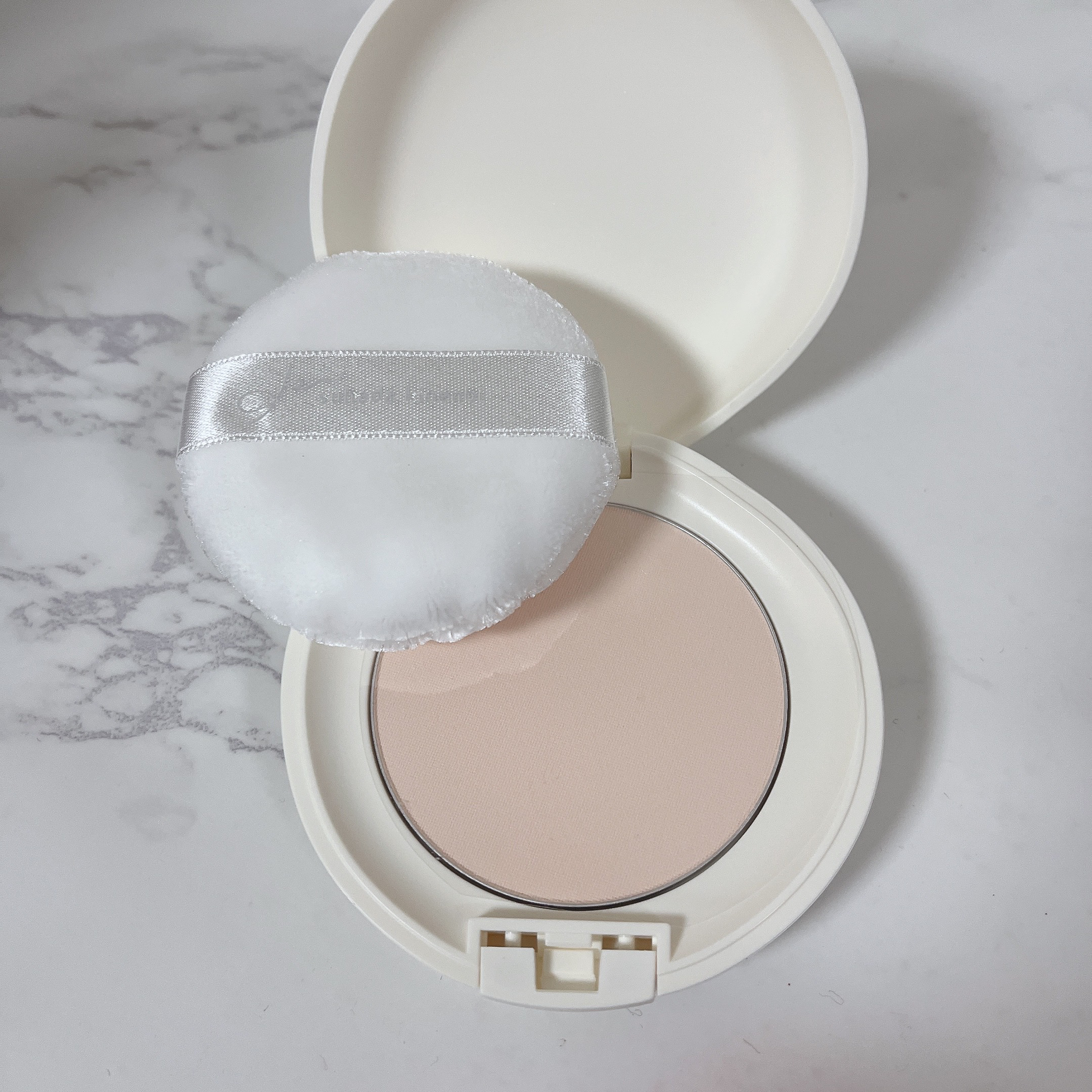 サナ 素肌記念日 薬用スキンケアパウダー ACホワイト【医薬部外品】/素肌記念日/プレストパウダーを使ったクチコミ（3枚目）