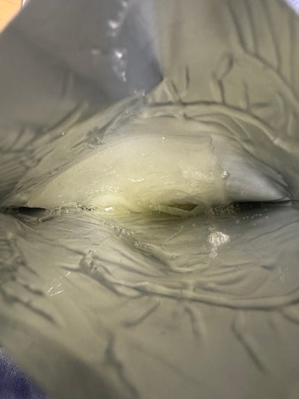 Anua ビタミンC ブレミッシュセラム マスクパックのクチコミ「今日はビタミンCの方のパックやってみた。
こっちもプルプルパック♡
液がたっぷりで嬉しすぎる!..」(2枚目)