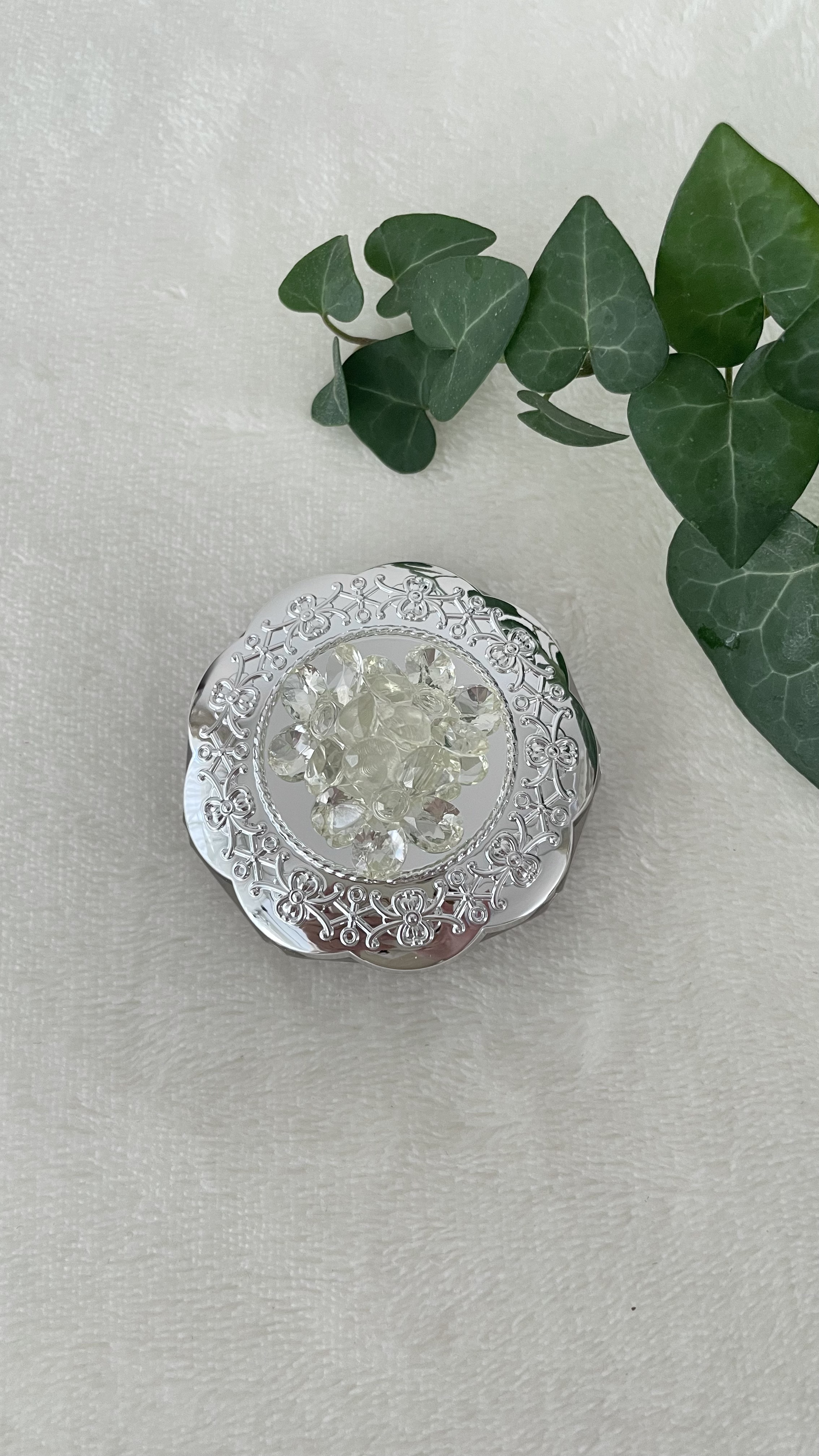 ジルスチュアート クリスタルブルーム ペタルクチュールアイズ デュオ/JILL STUART/アイシャドウパレットを使ったクチコミ（2枚目）