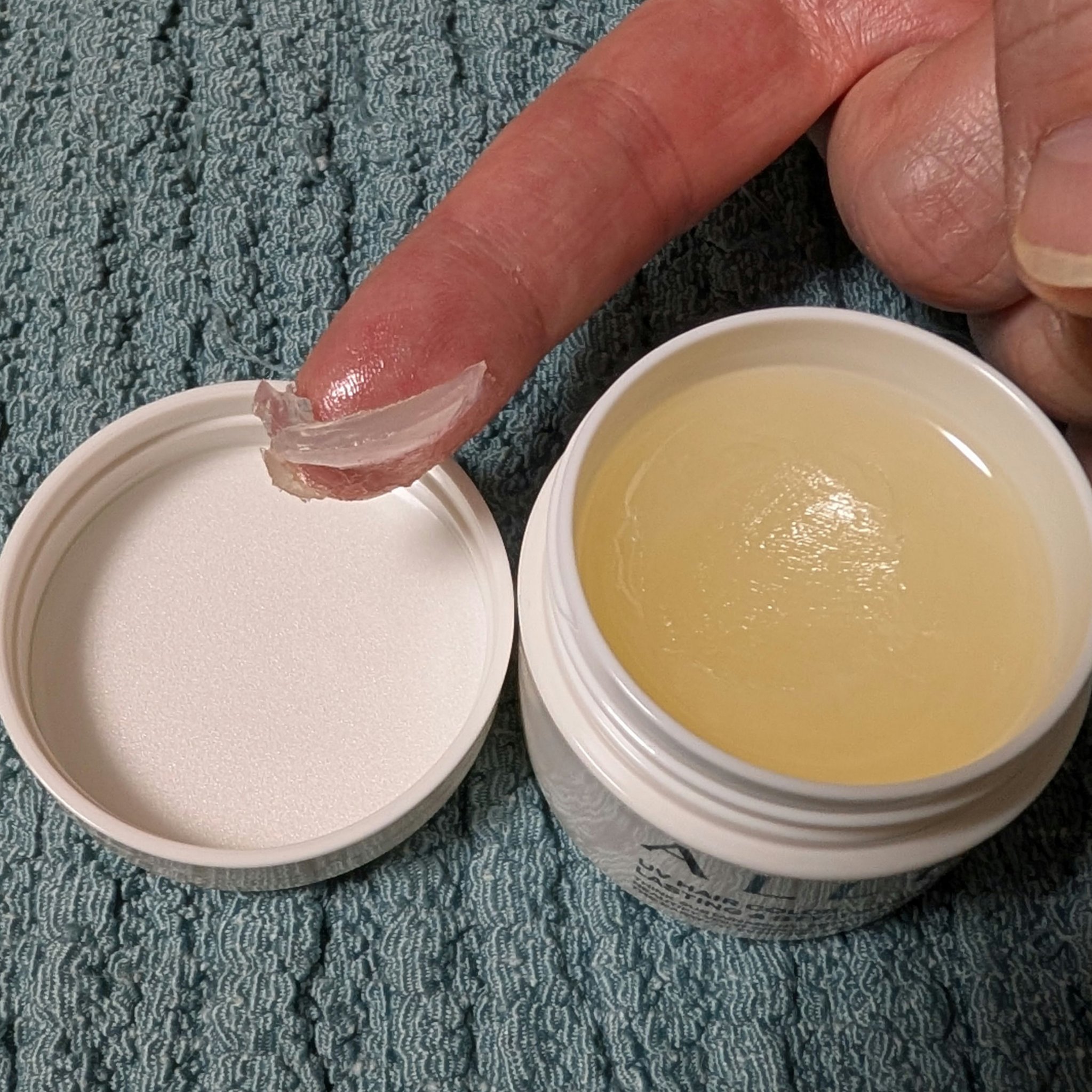 アリィー クロノビューティ UV ヘアカラーラスティング＆スタイリング バーム/アリィー/ヘアバームを使ったクチコミ（2枚目）