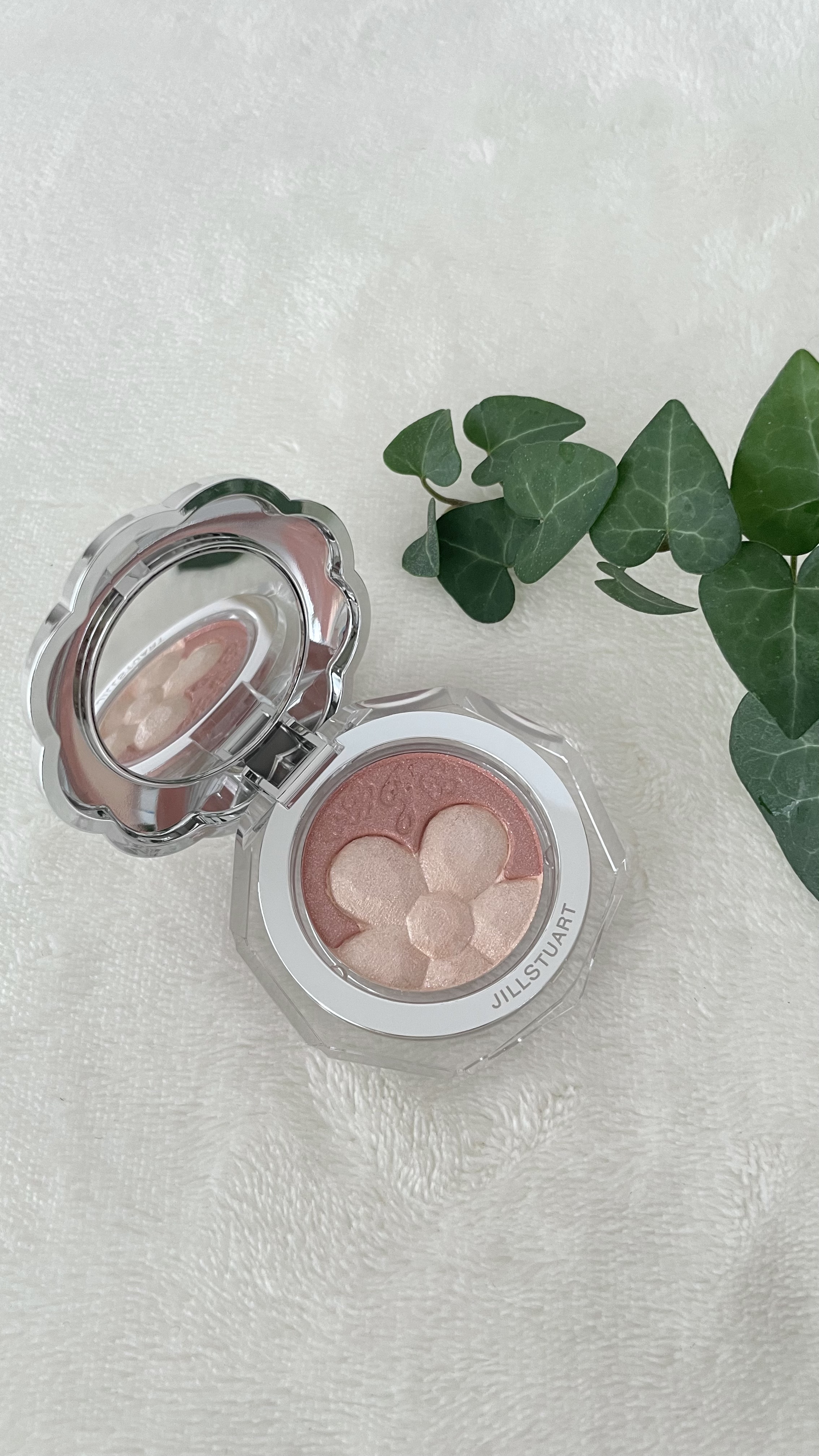 ジルスチュアート クリスタルブルーム ペタルクチュールアイズ デュオ/JILL STUART/アイシャドウパレットを使ったクチコミ（1枚目）