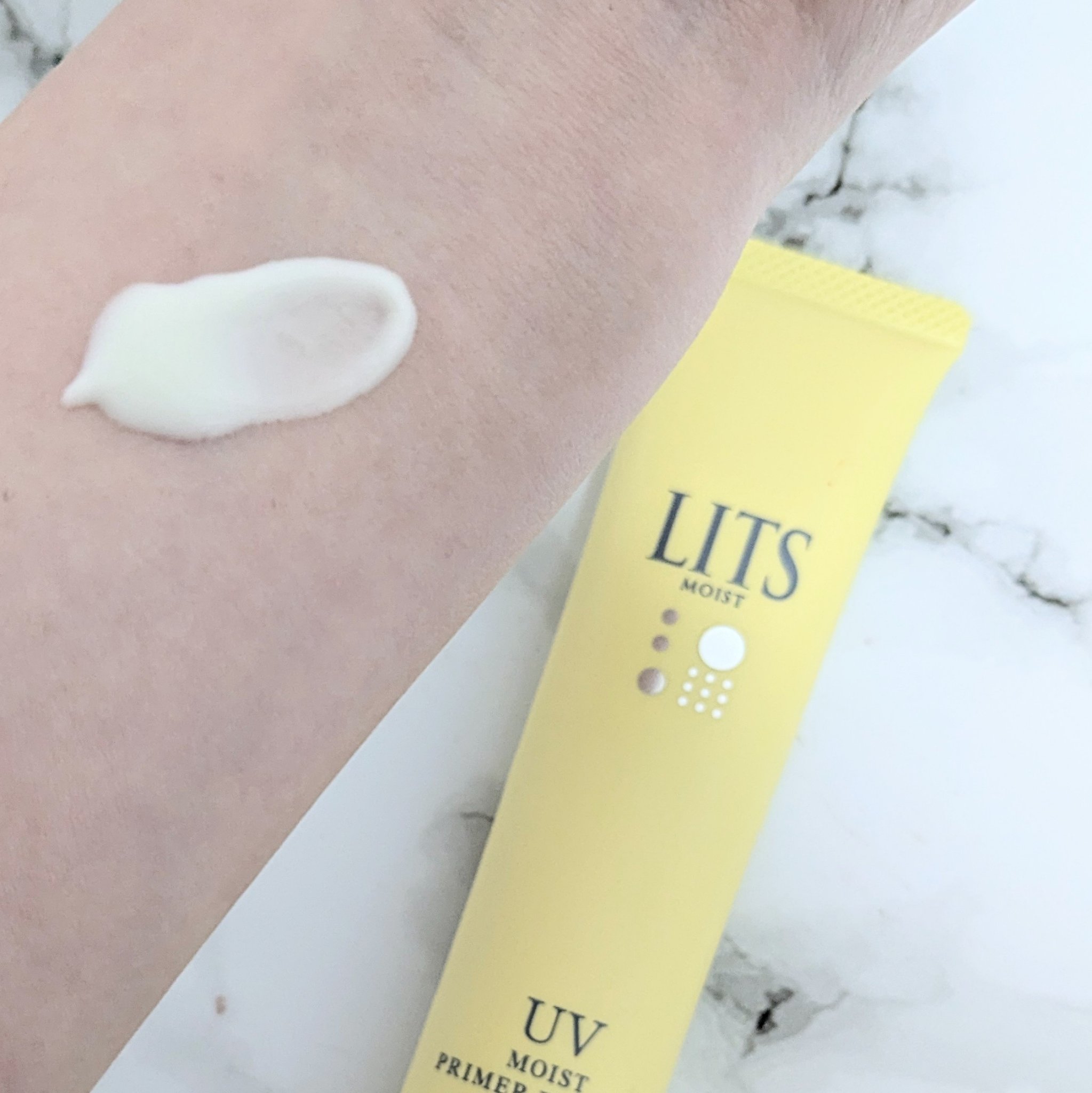 モイストC UVプライマー エッセンス/リッツ/化粧下地を使ったクチコミ（3枚目）