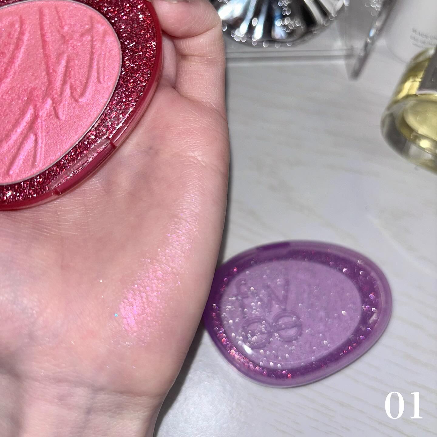 フィー グリッツストーンハイライター/fwee/パウダーハイライトを使ったクチコミ（2枚目）