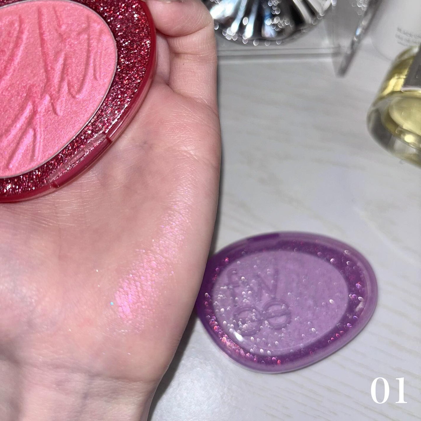 フィー グリッツストーンハイライター/fwee/パウダーハイライトを使ったクチコミ(2枚目)