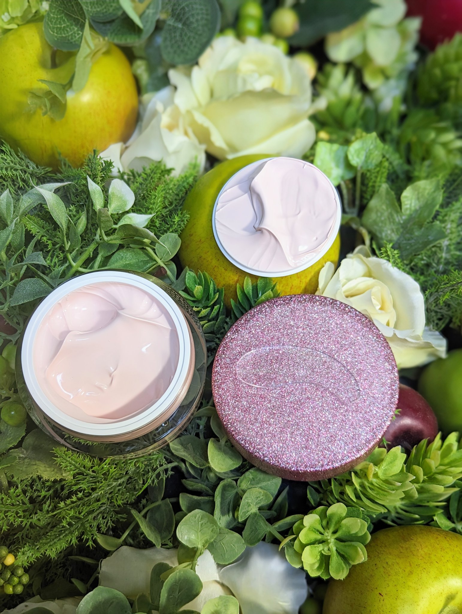 Colorgram ロージー トーンアップクリーム のクチコミ「容器がキラキラでとても可愛いです(*^^*)
こっくりしたクリームですが、よく伸びて少量でトー.....」（2枚目）