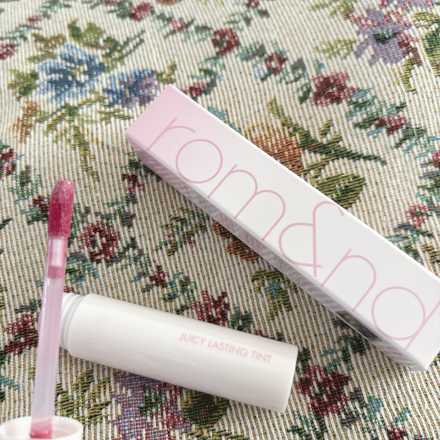 ジューシーラスティングティント/rom&nd/リップティントを使ったクチコミ(2枚目)